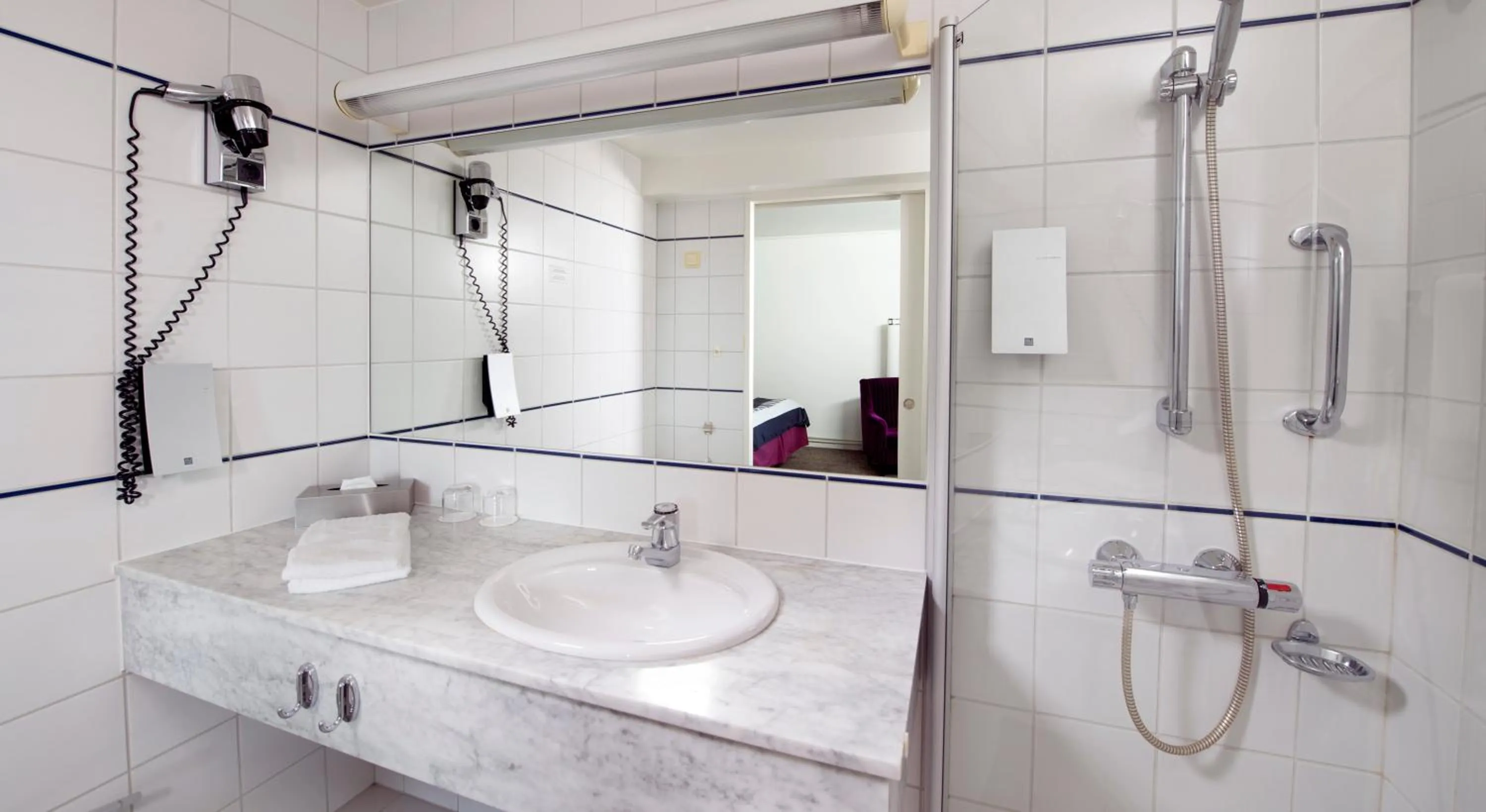 Bathroom in Home Hotel Arcticus