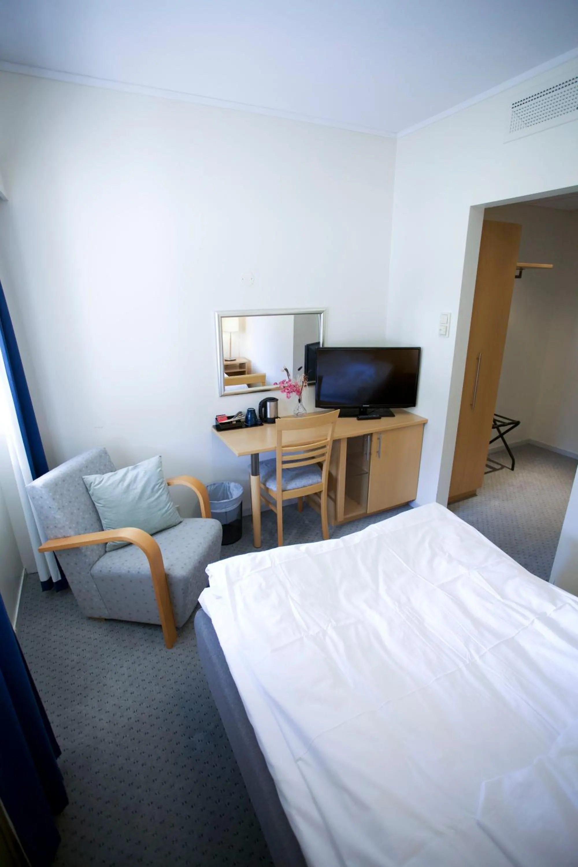 Photo of the whole room, Bed in Utsikten Hotell Kvinesdal - Unike Hoteller