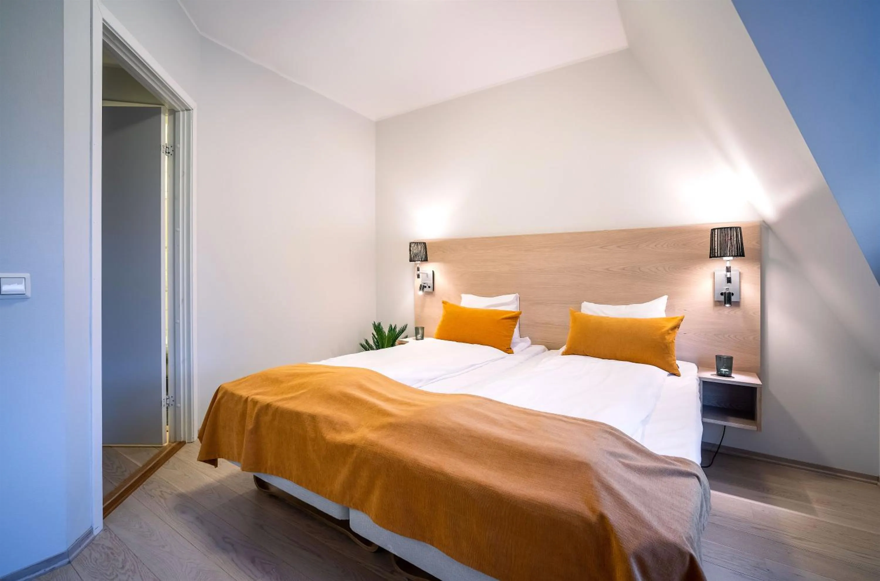 Bedroom, Bed in Enter City Hotel