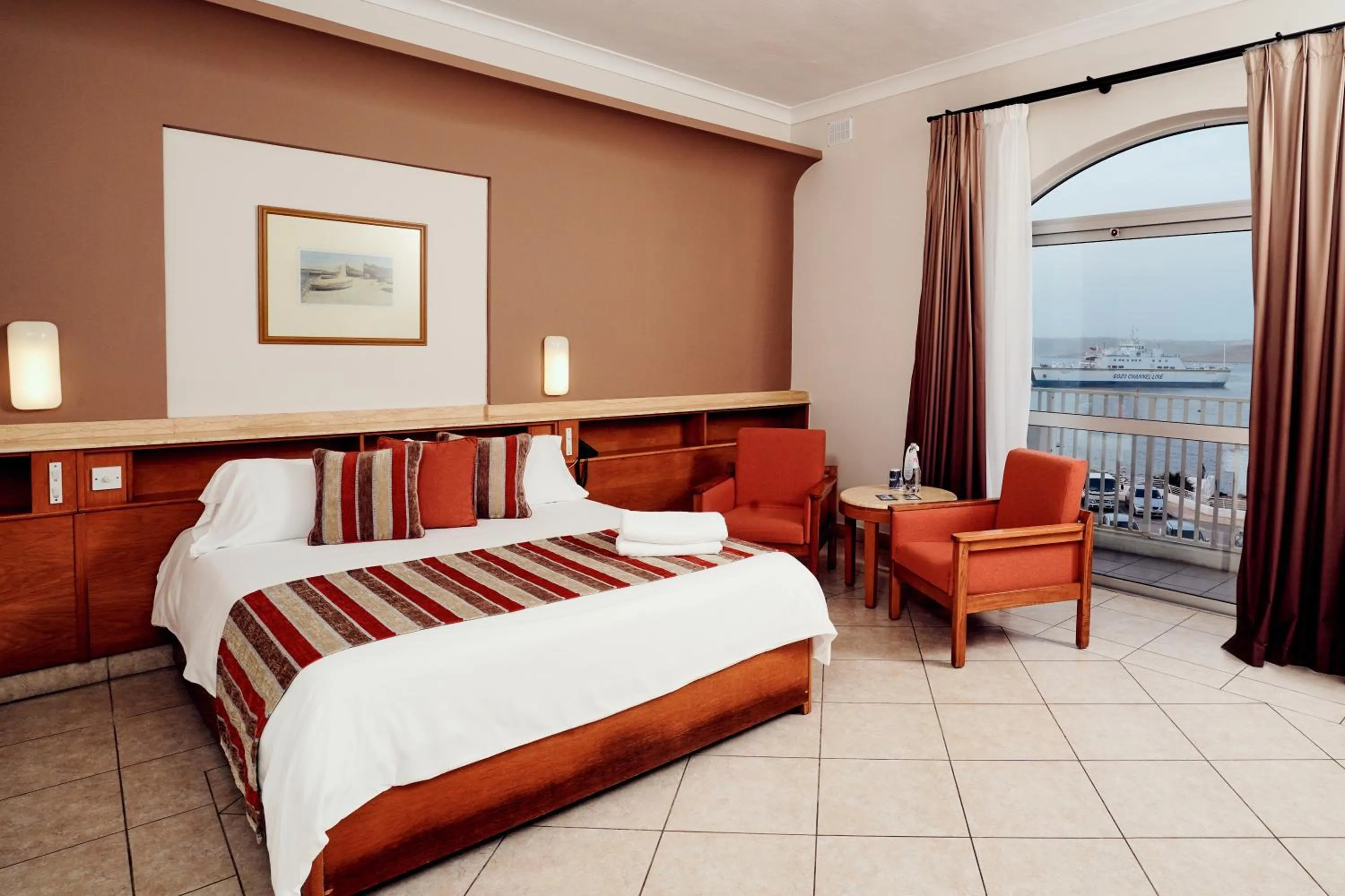 Bedroom, Bed in Paradise Bay Resort