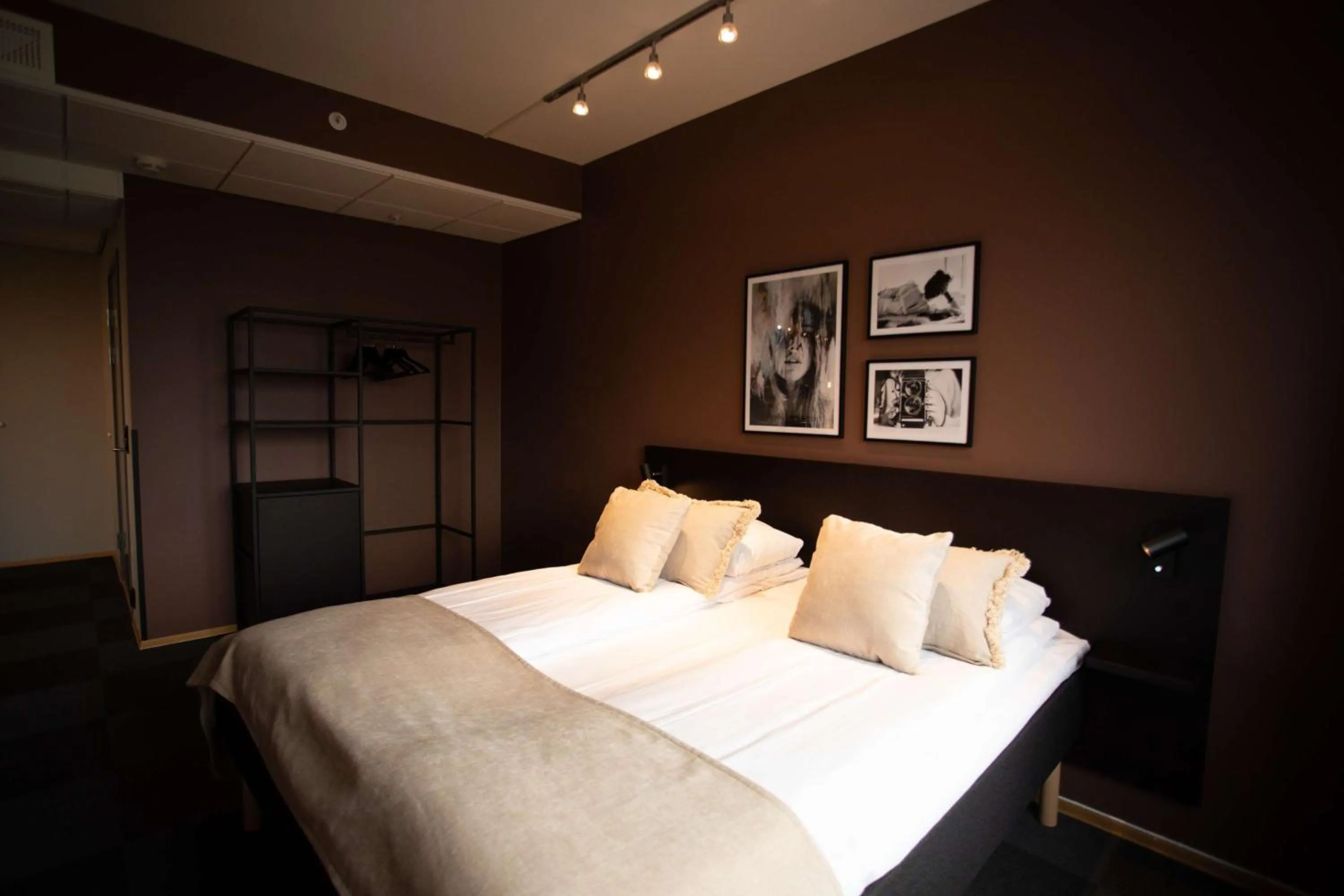 Bedroom, Bed in Scandic Syv Søstre