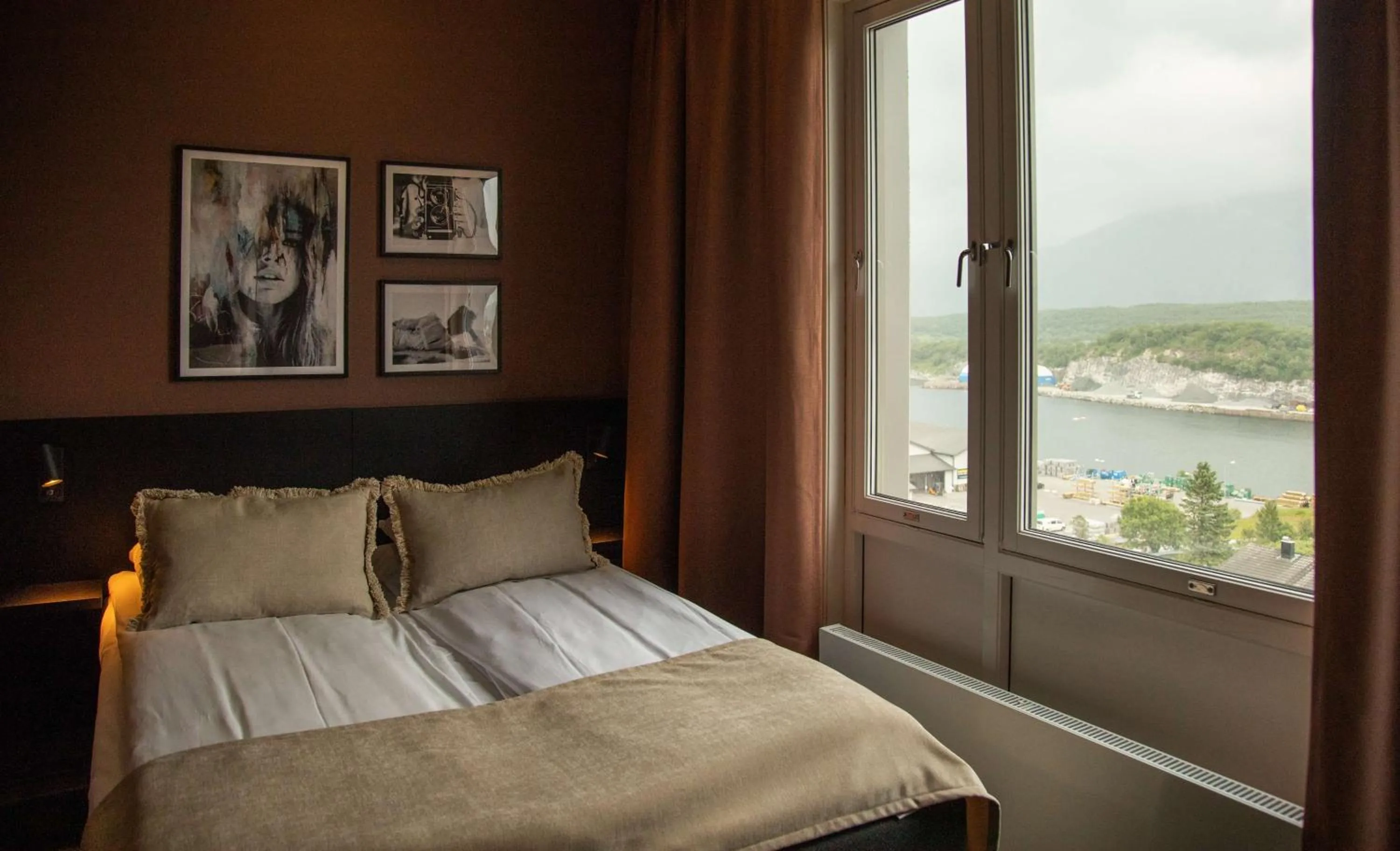 Bedroom, Bed in Scandic Syv Søstre