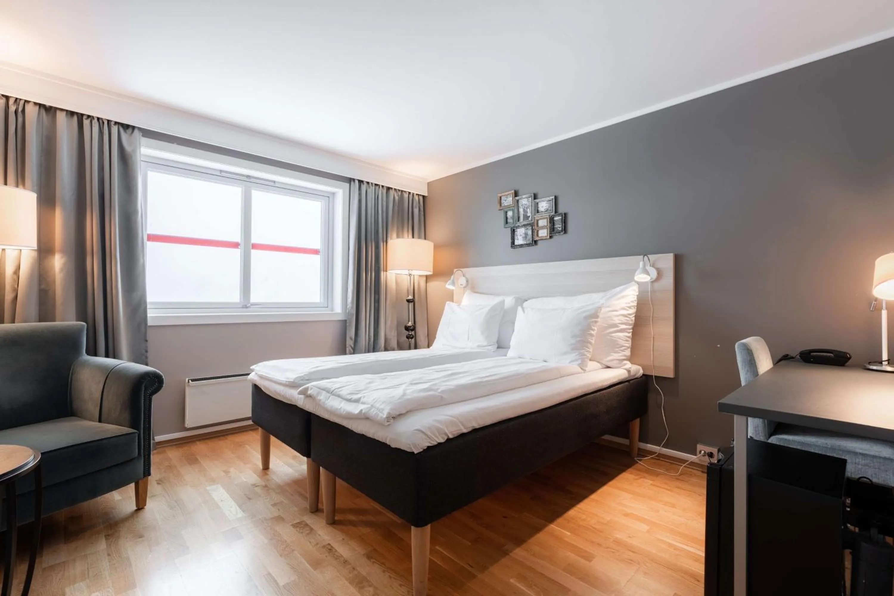 Bedroom, Bed in Scandic Bryggen