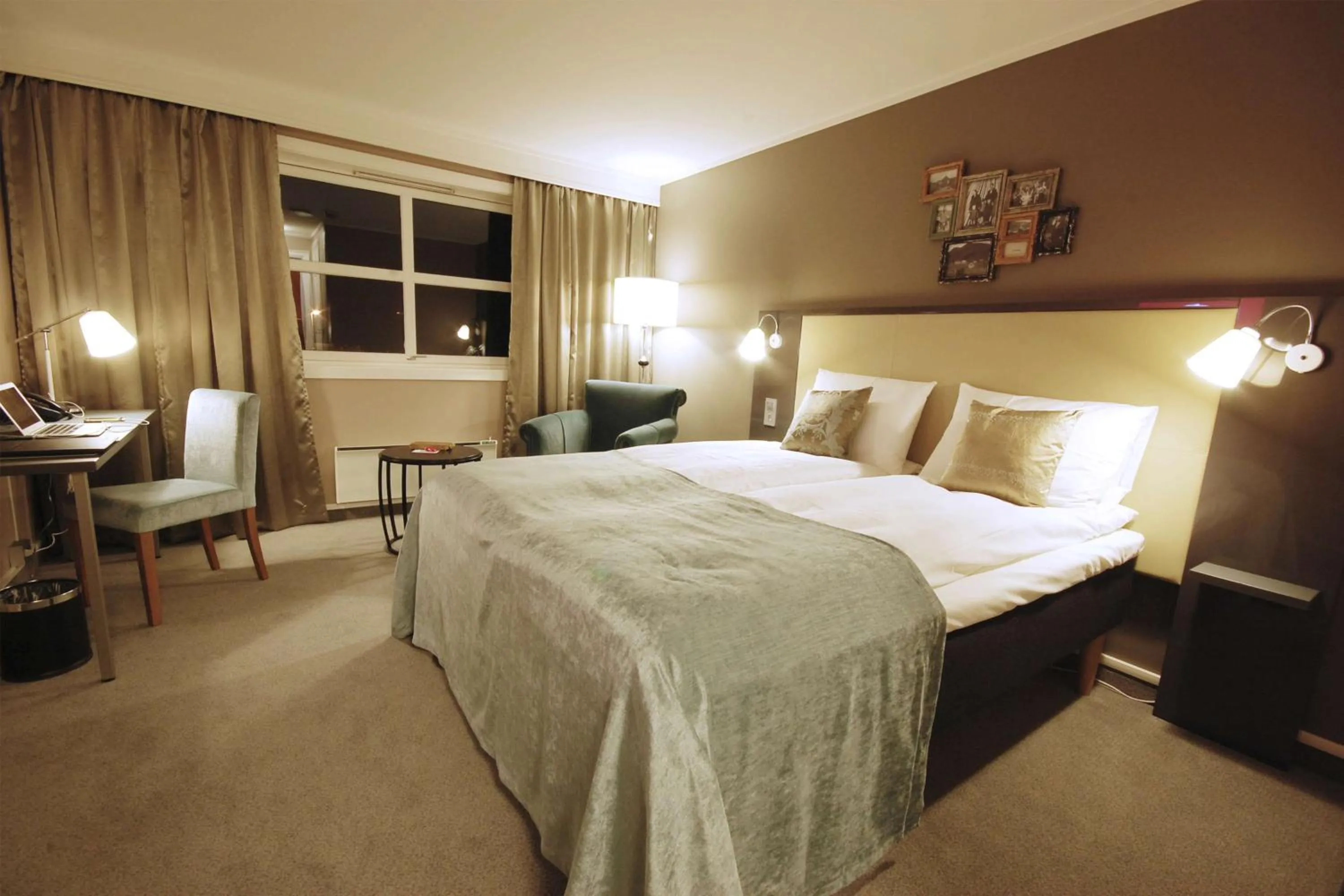 Bedroom, Bed in Scandic Bryggen