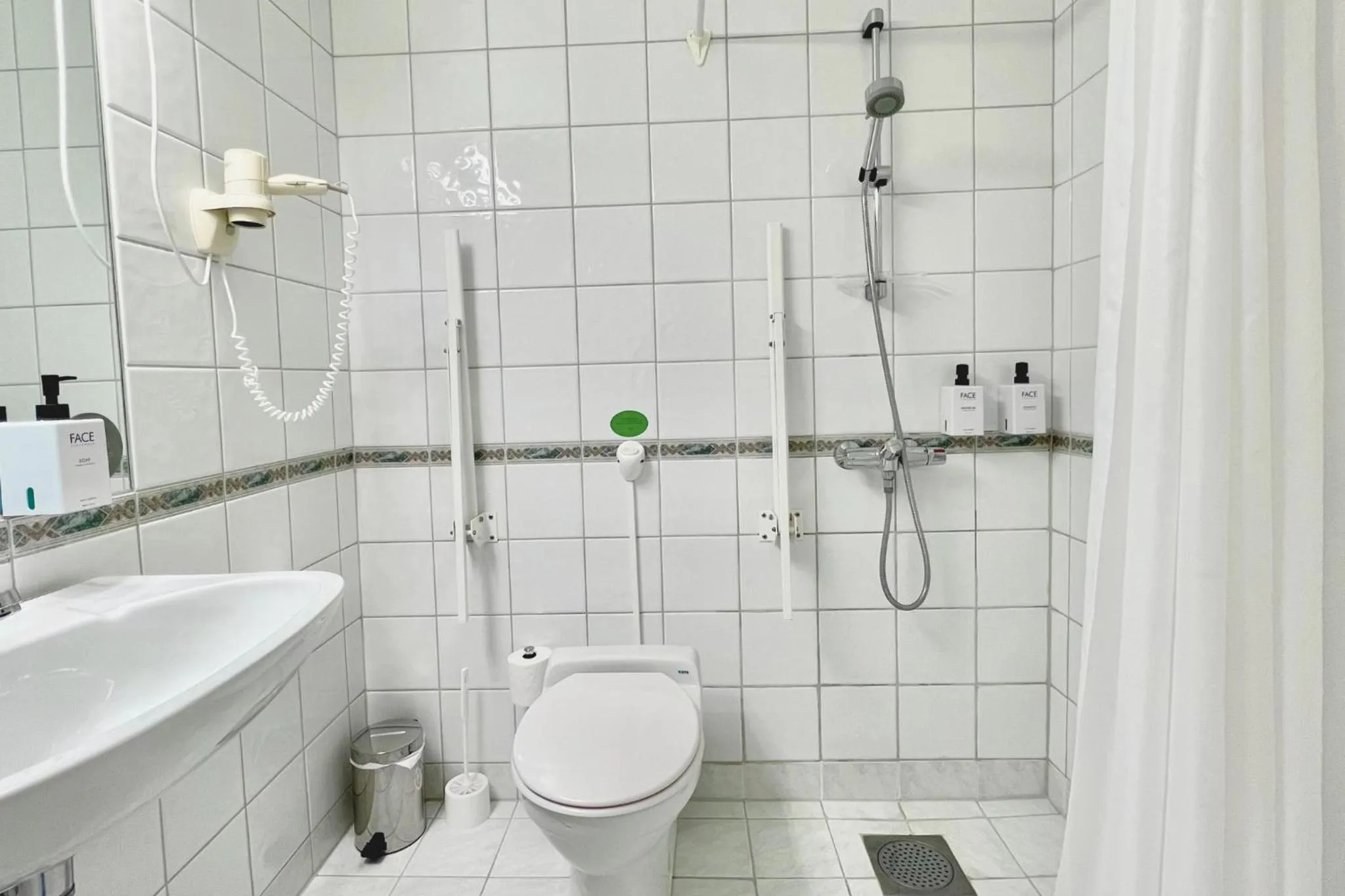 Shower in Havna Tjøme Hotel