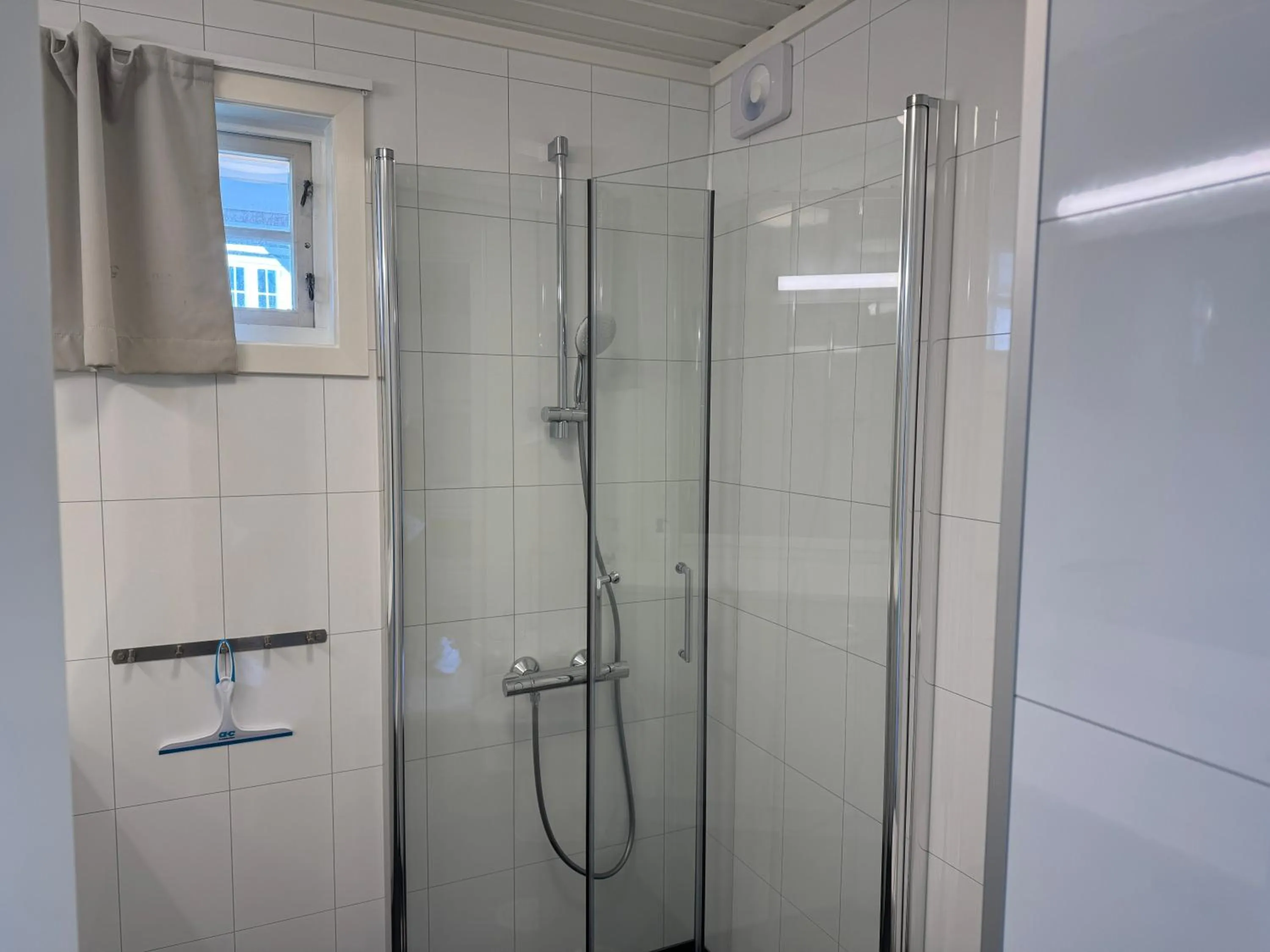 Shower in Havna Tjøme Hotel