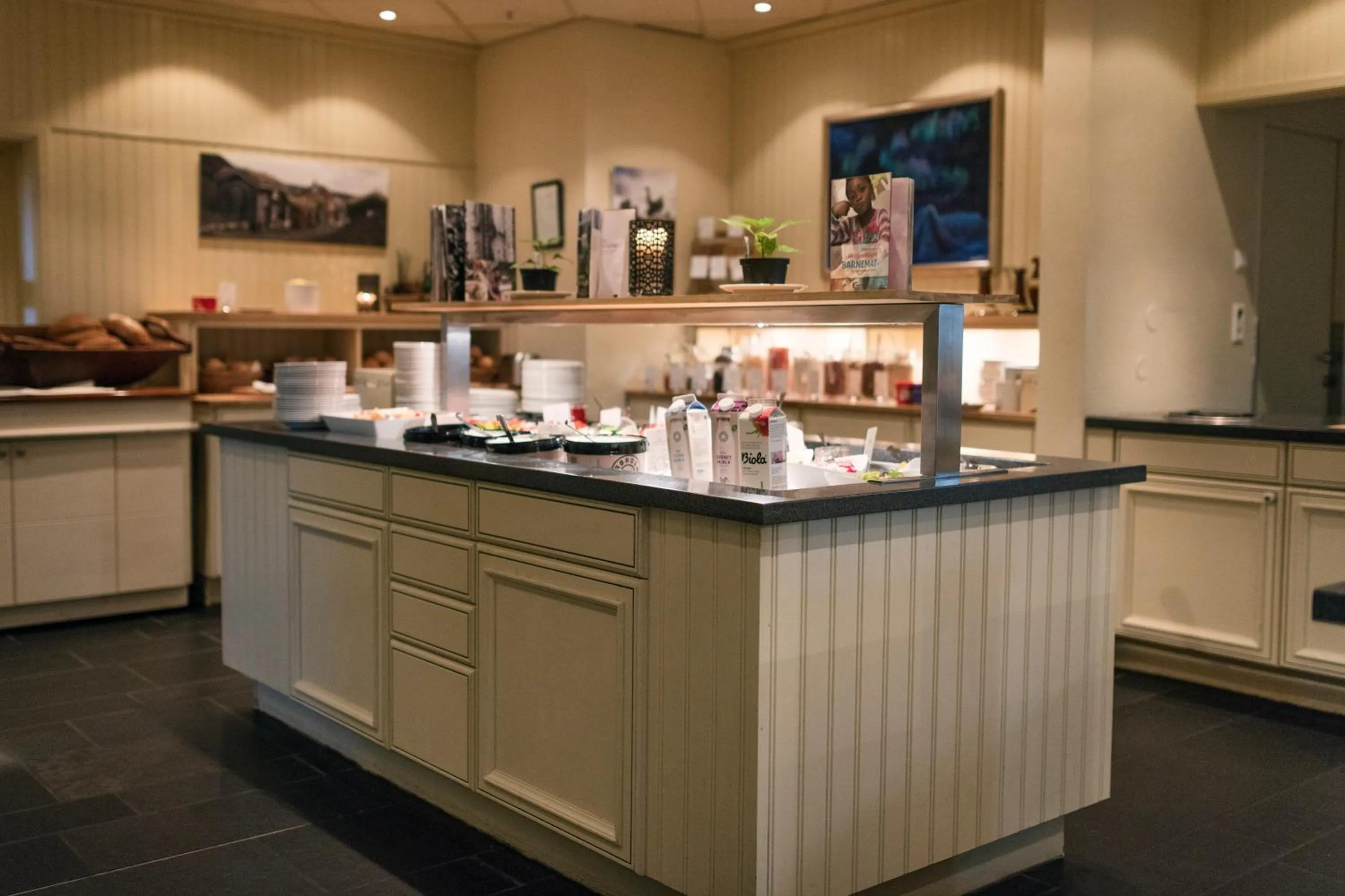 Buffet breakfast in Røros Hotell - Bad & Velvære