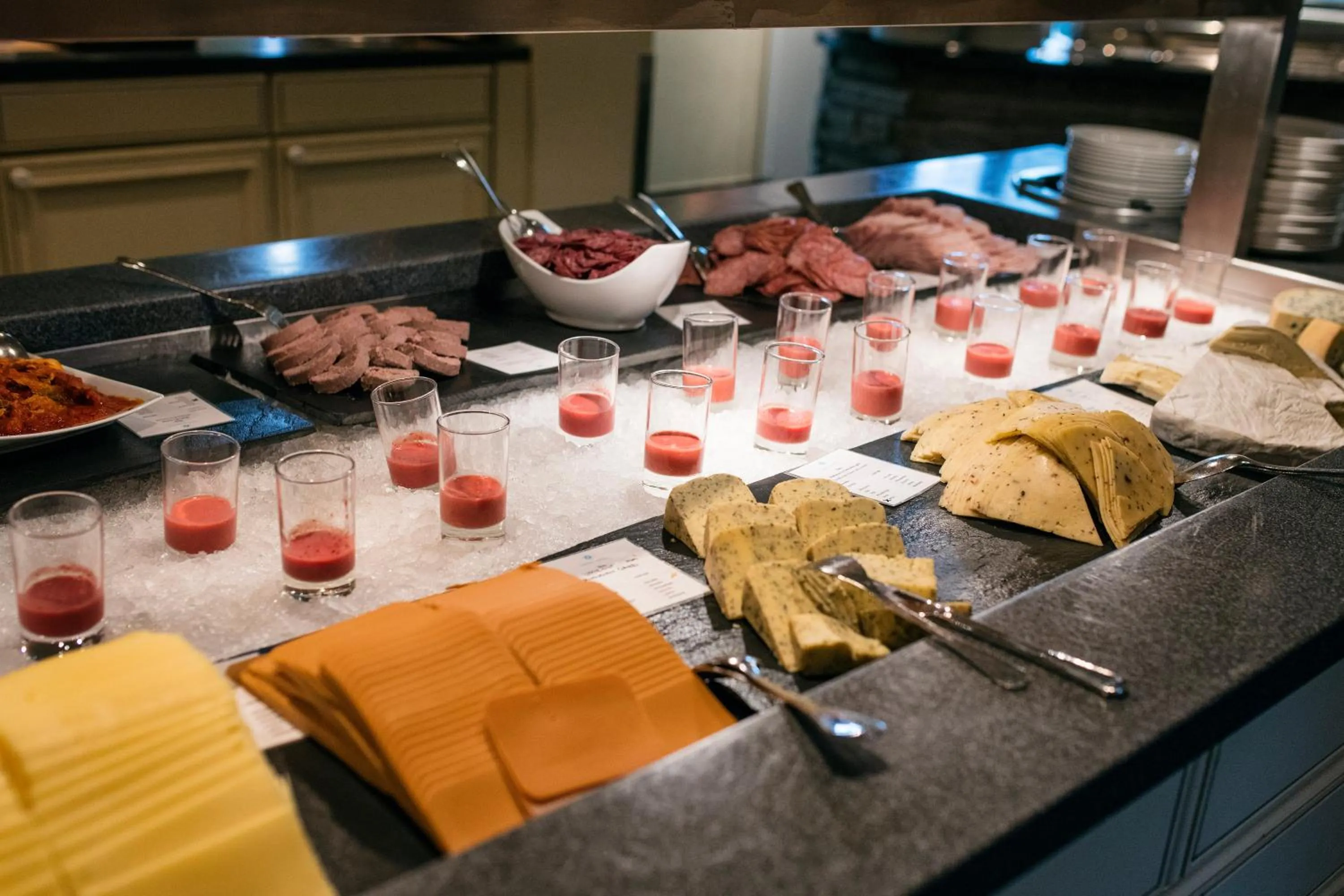 Buffet breakfast in Røros Hotell - Bad & Velvære