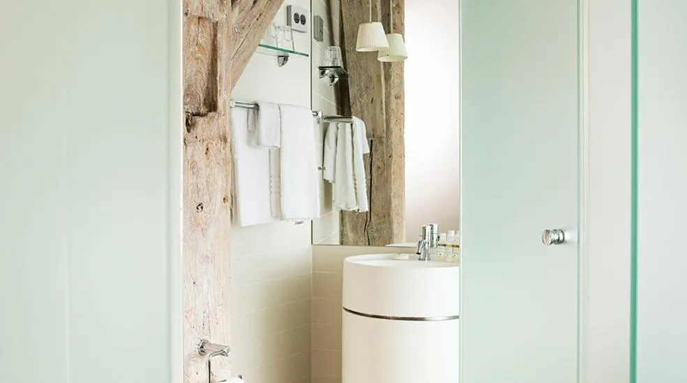 Bathroom in Hotel Brosundet