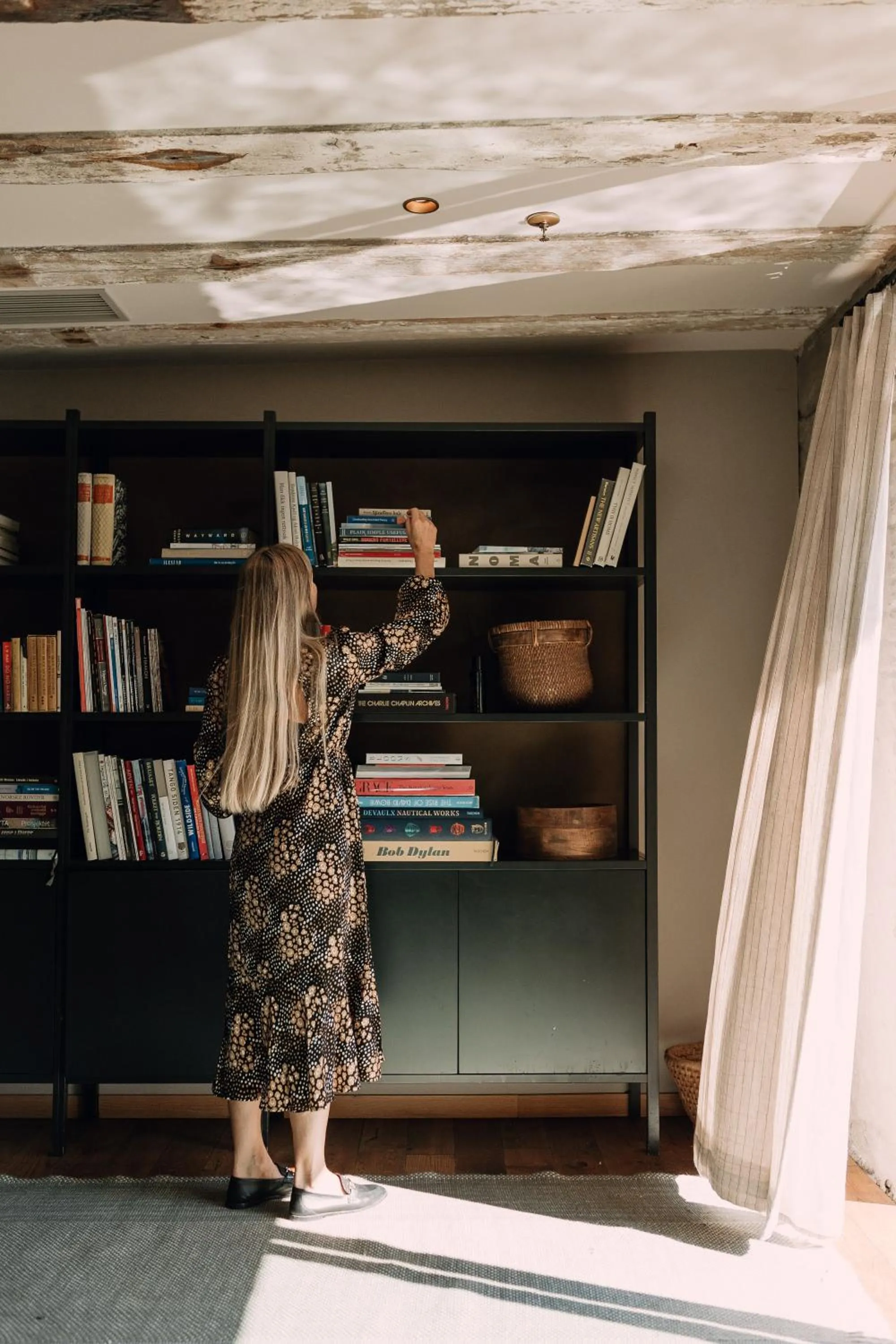 Library in Hotel Brosundet