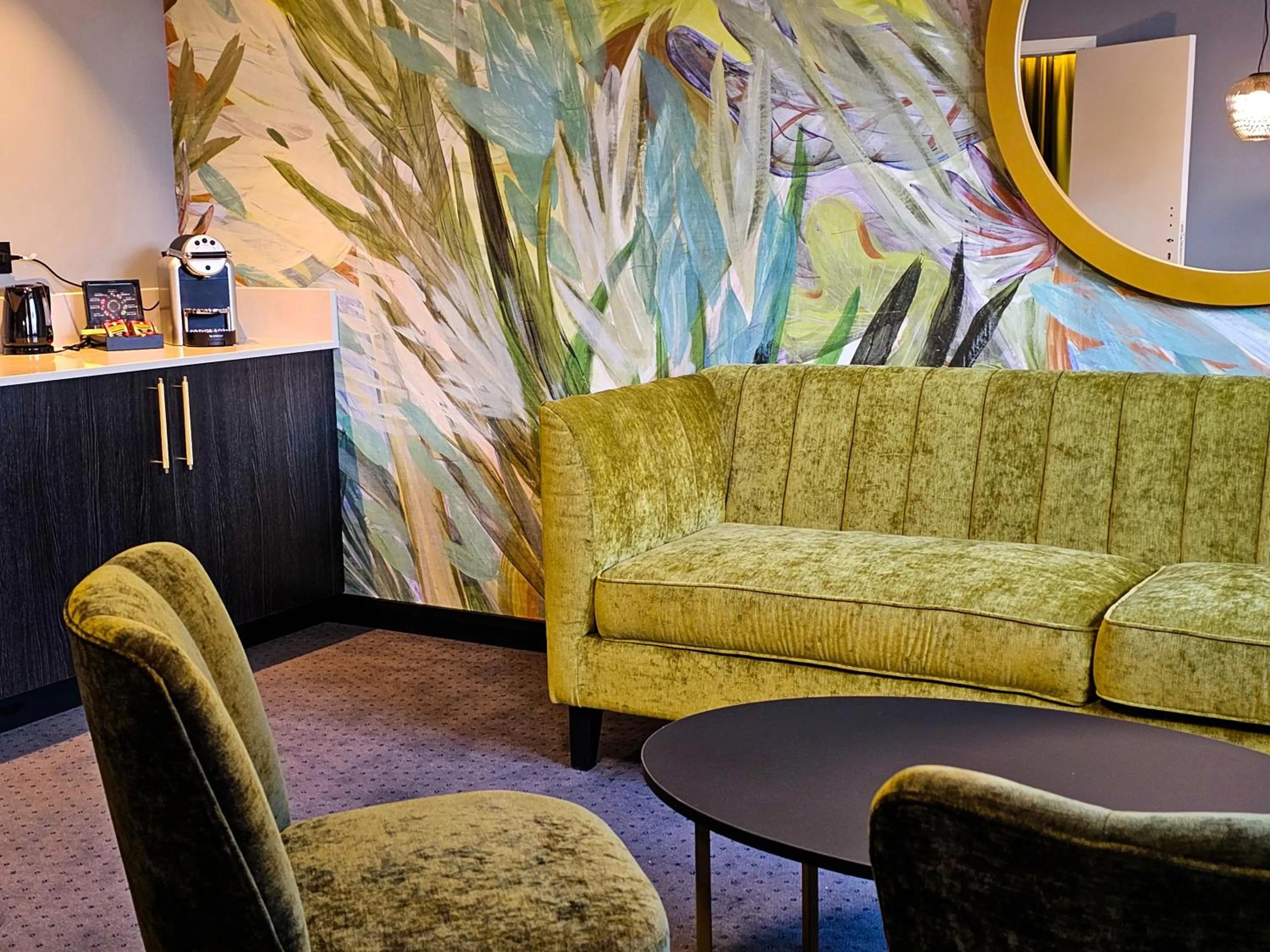 Seating area in Thon Hotel Lofoten