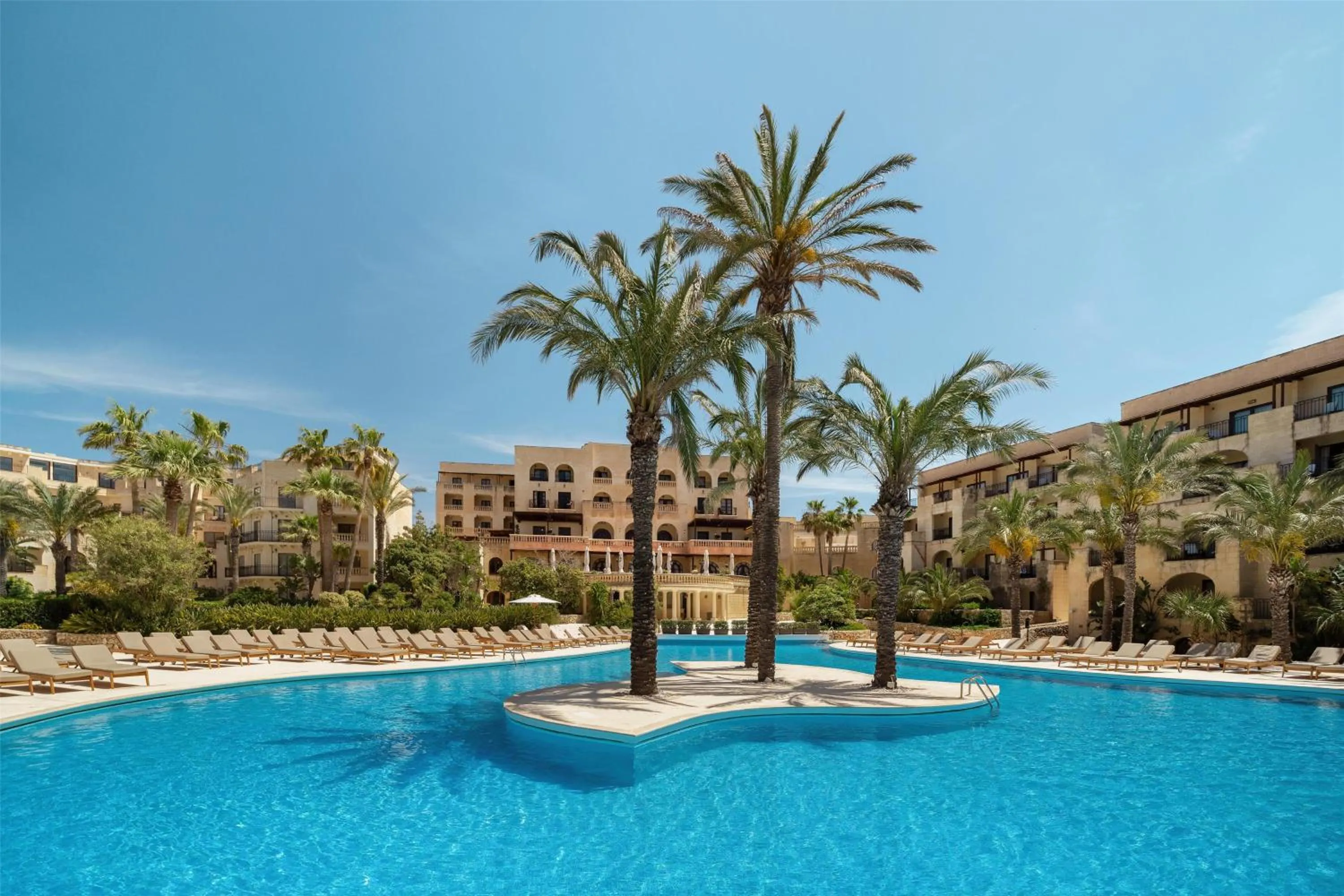 Pool view in Kempinski Hotel San Lawrenz