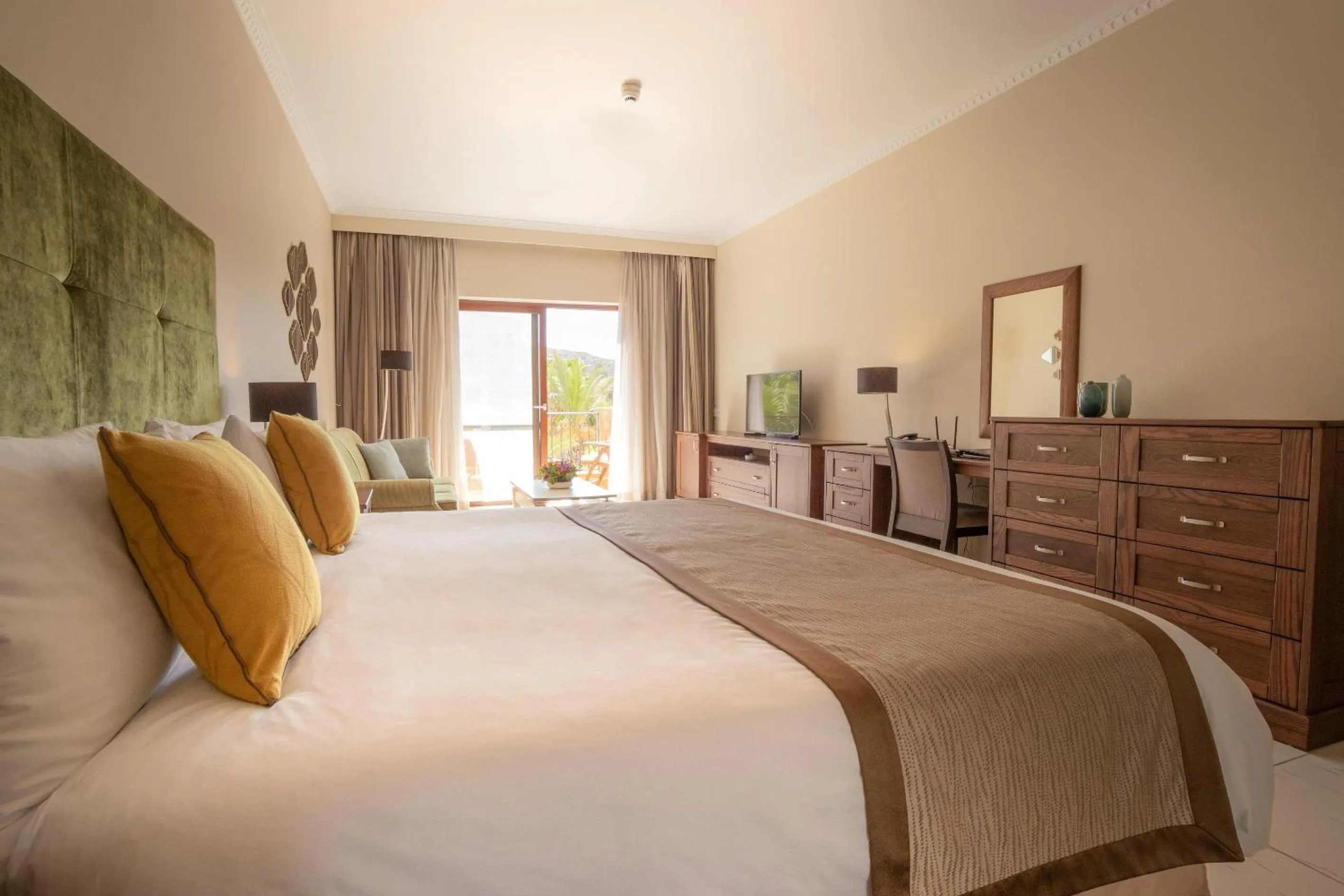 Bedroom, Bed in Kempinski Hotel San Lawrenz