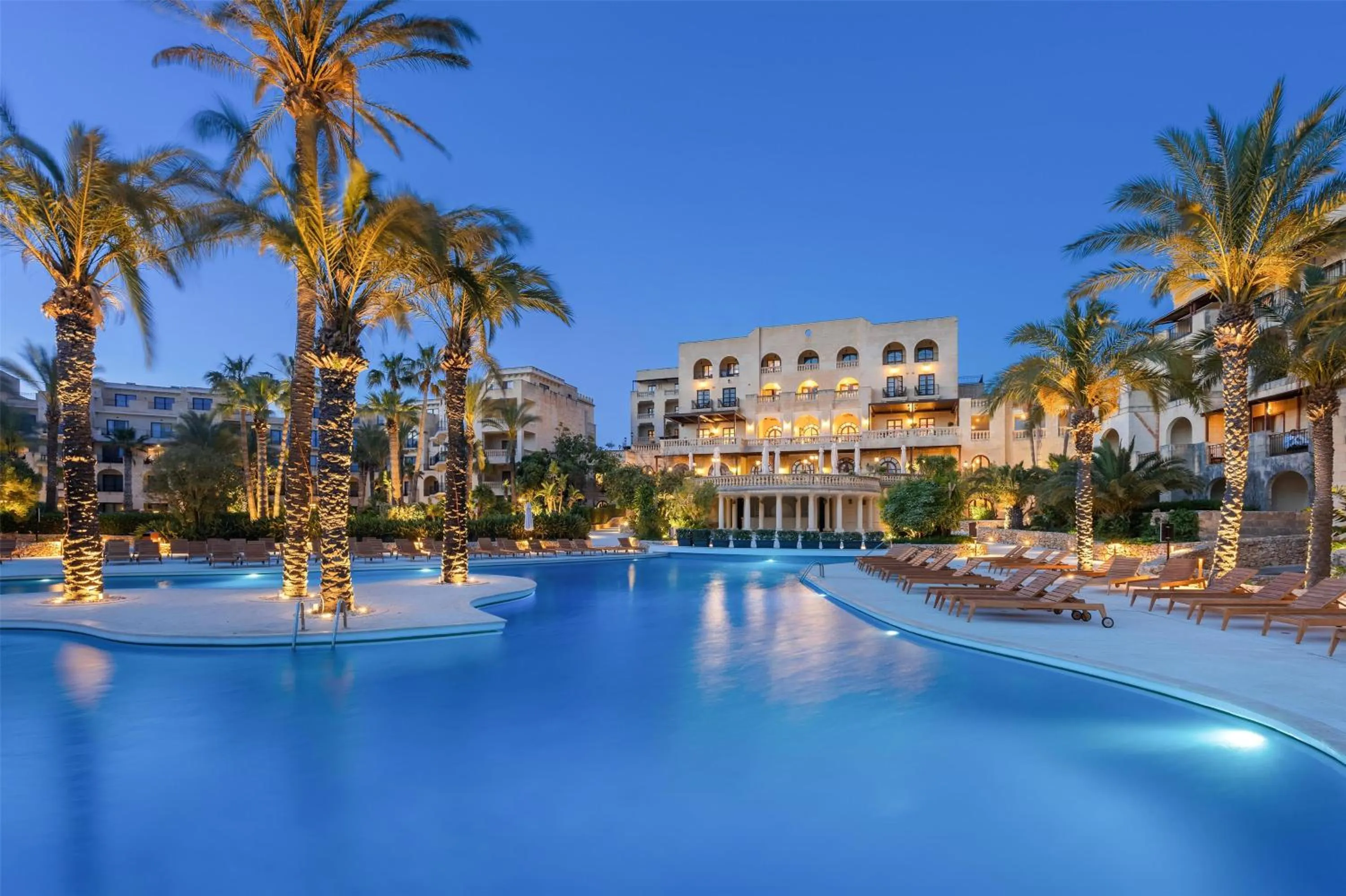 Pool view in Kempinski Hotel San Lawrenz