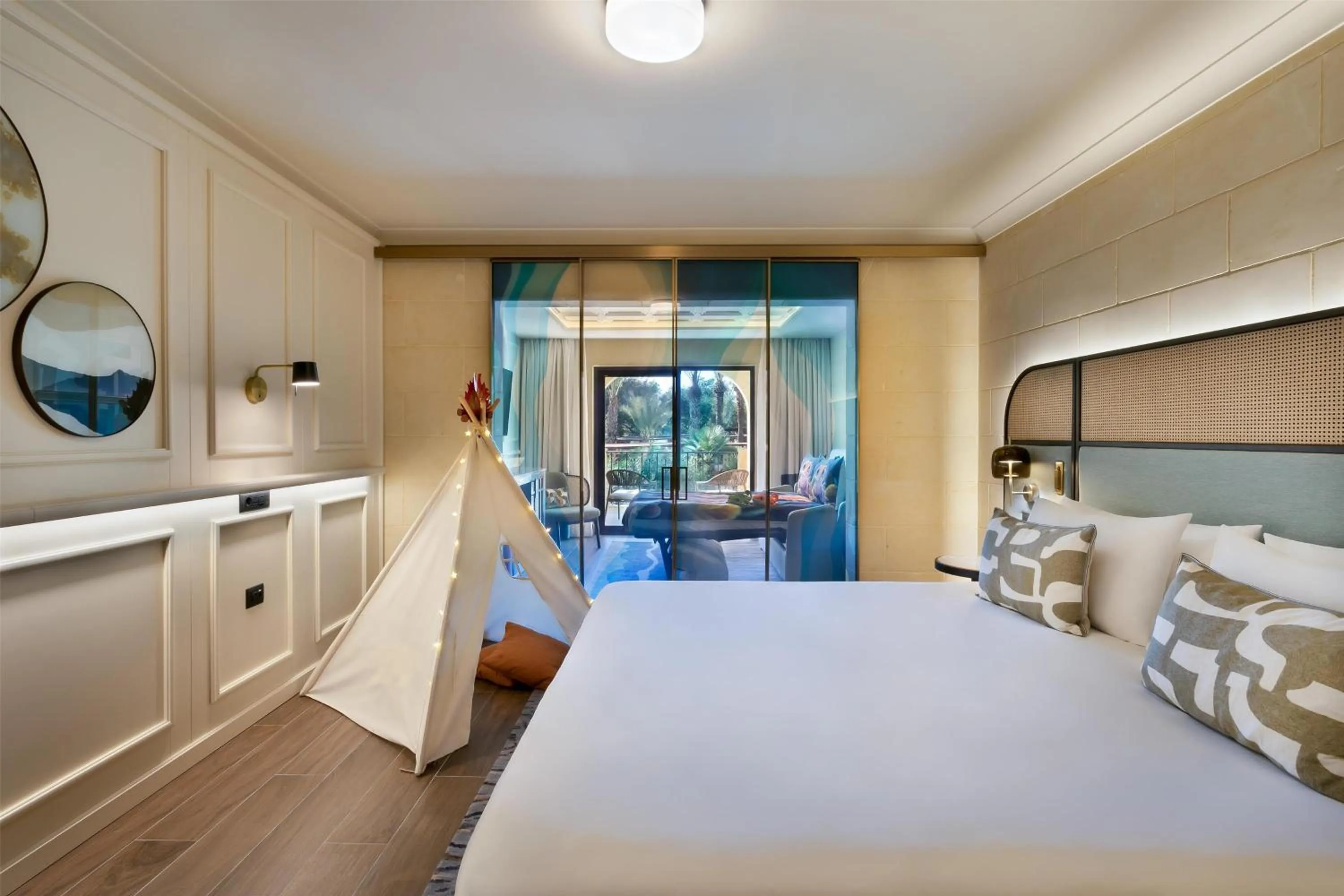 Bedroom, Bed in Kempinski Hotel San Lawrenz