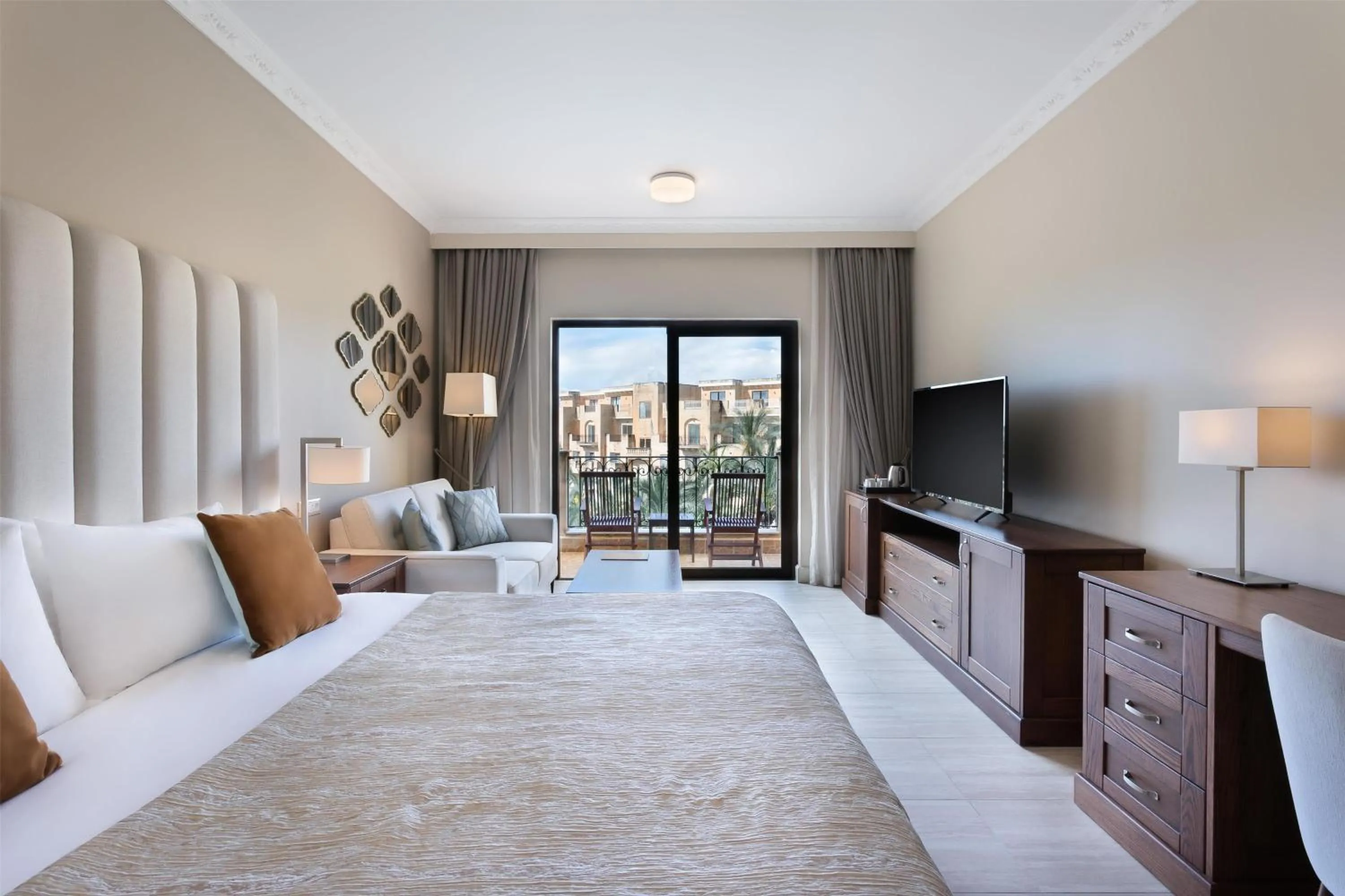 Bedroom, Bed in Kempinski Hotel San Lawrenz