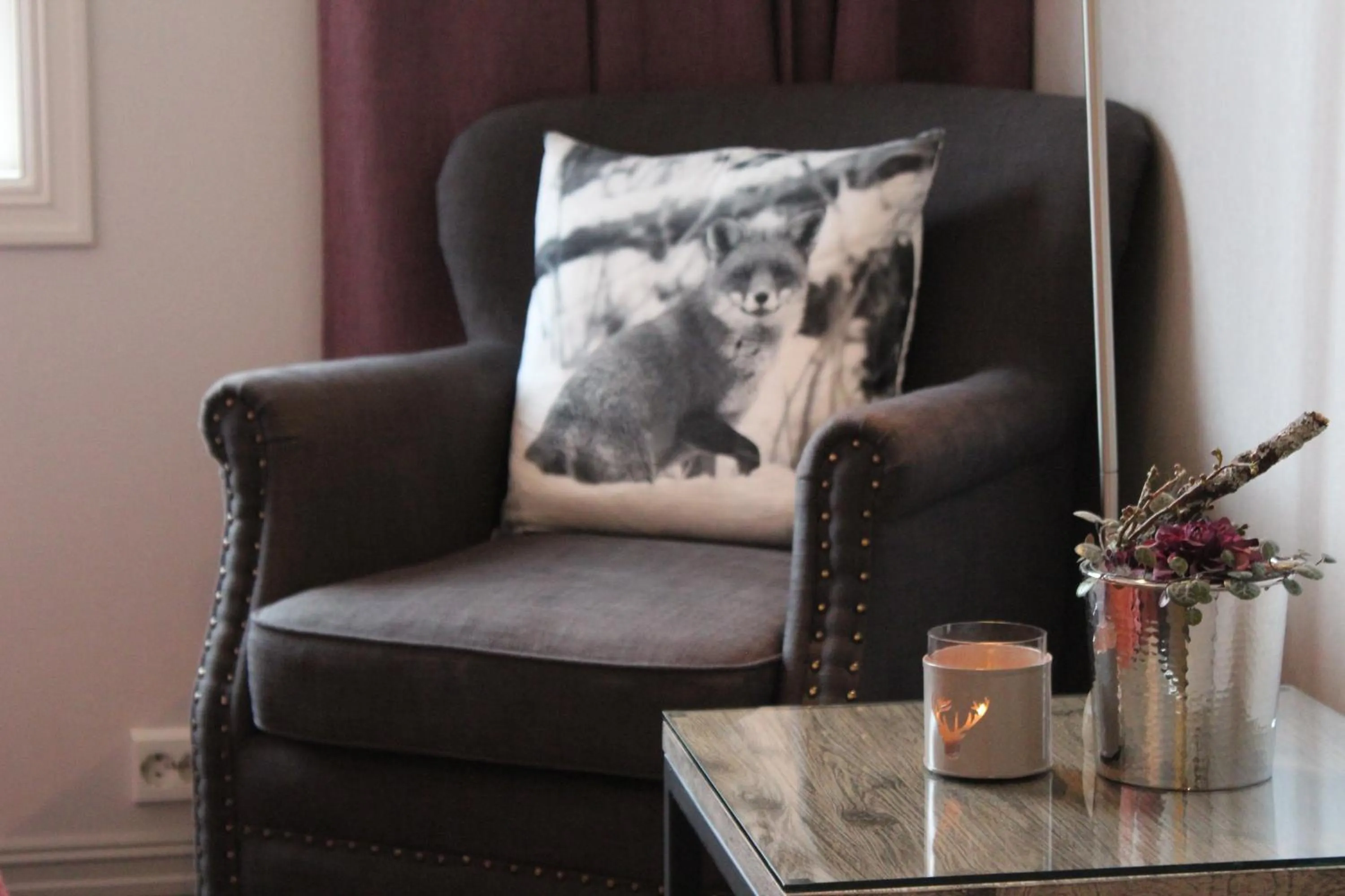 Seating area in Lampeland Hotel