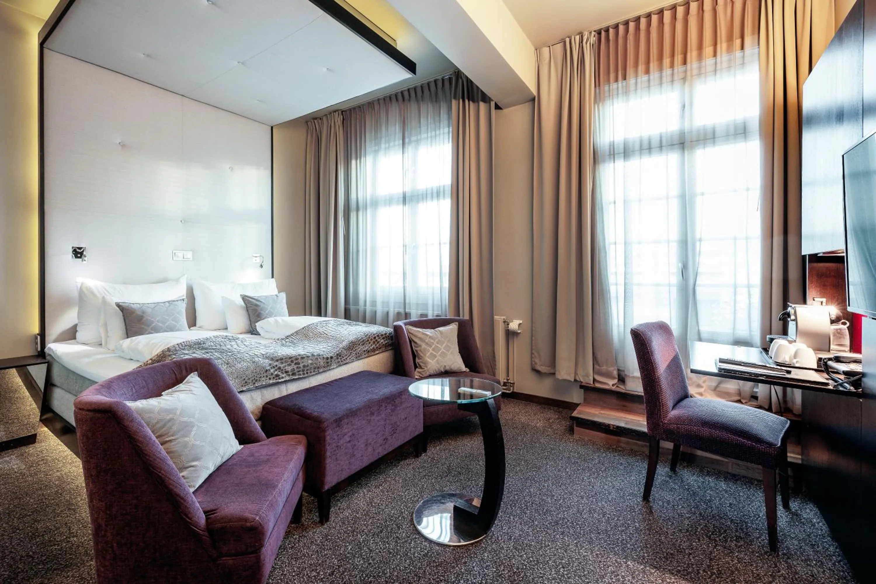 Bed in Home Hotel Folketeateret