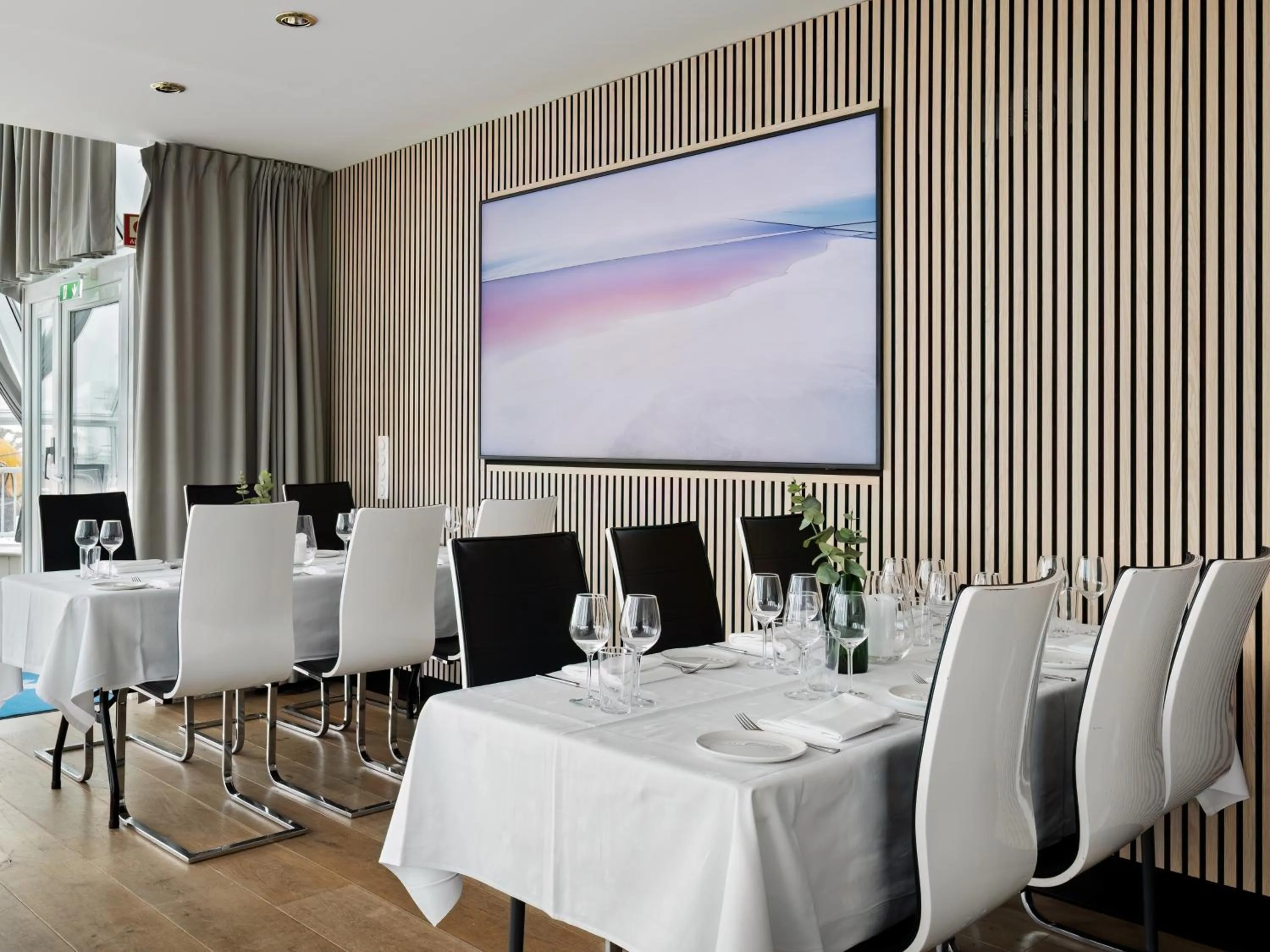 Restaurant/places to eat in Quality Hotel Maritim