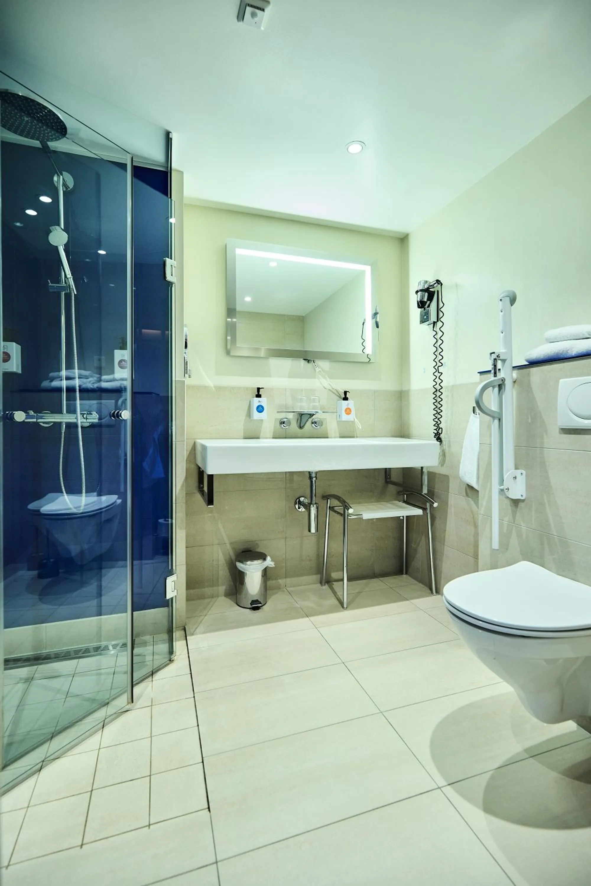 Shower in Quality Hotel Maritim