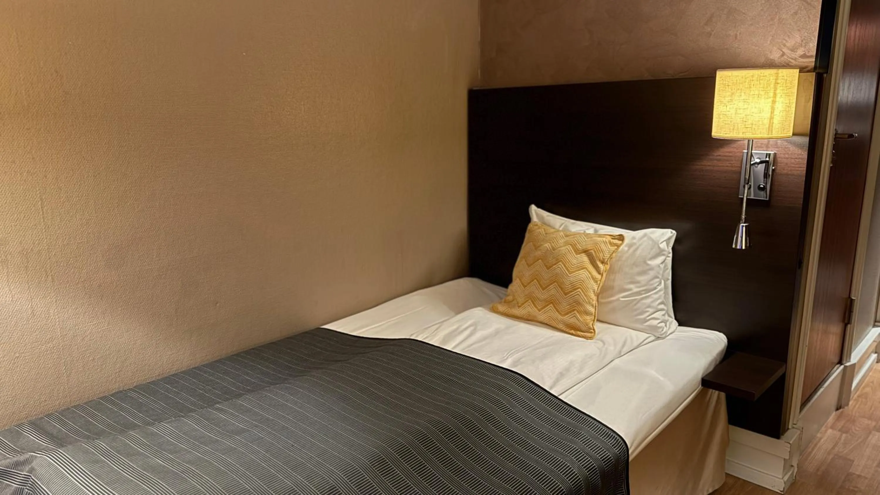 Bed in Quality Hotel Grand Royal