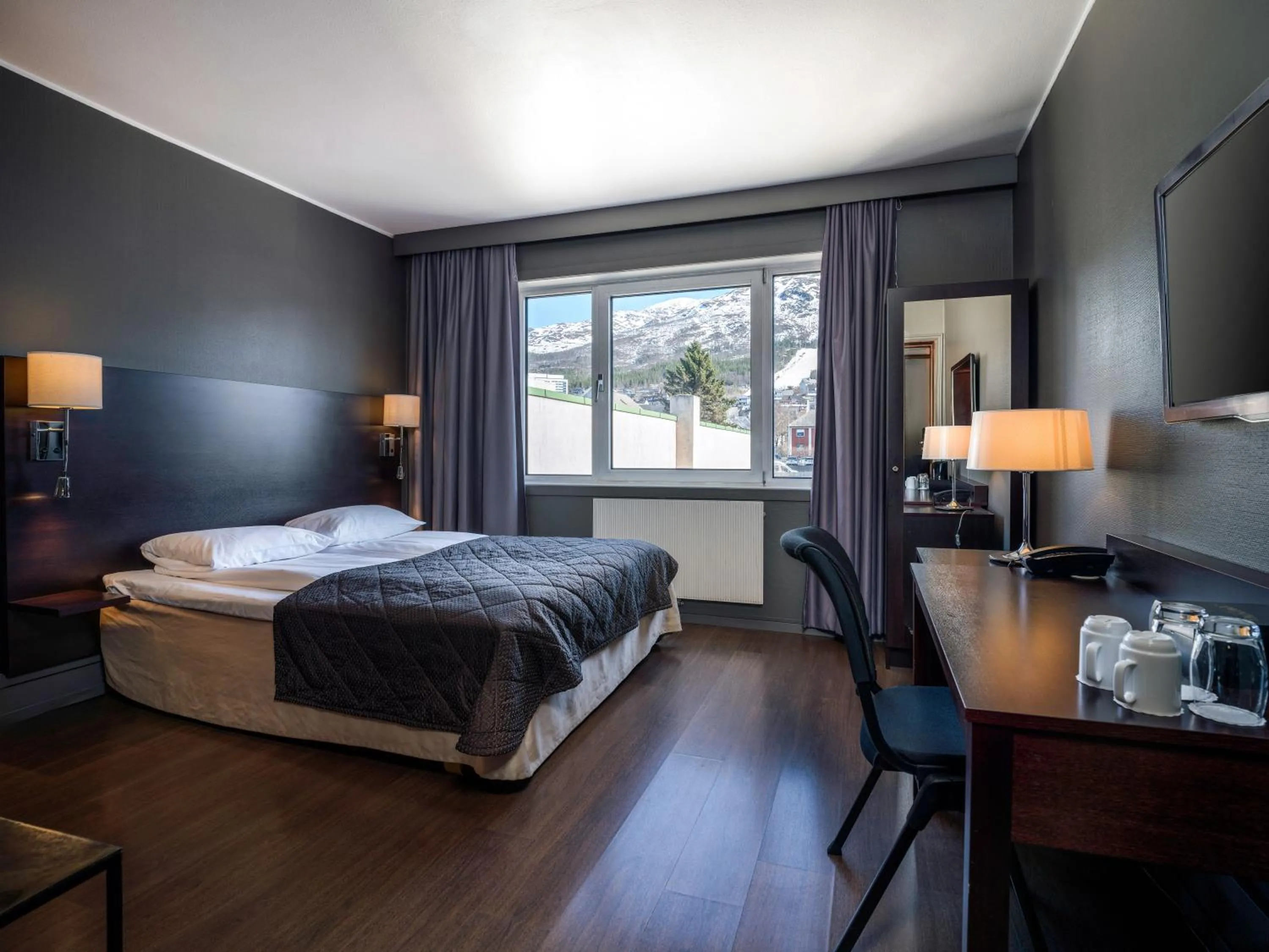 Bedroom, Bed in Quality Hotel Grand Royal