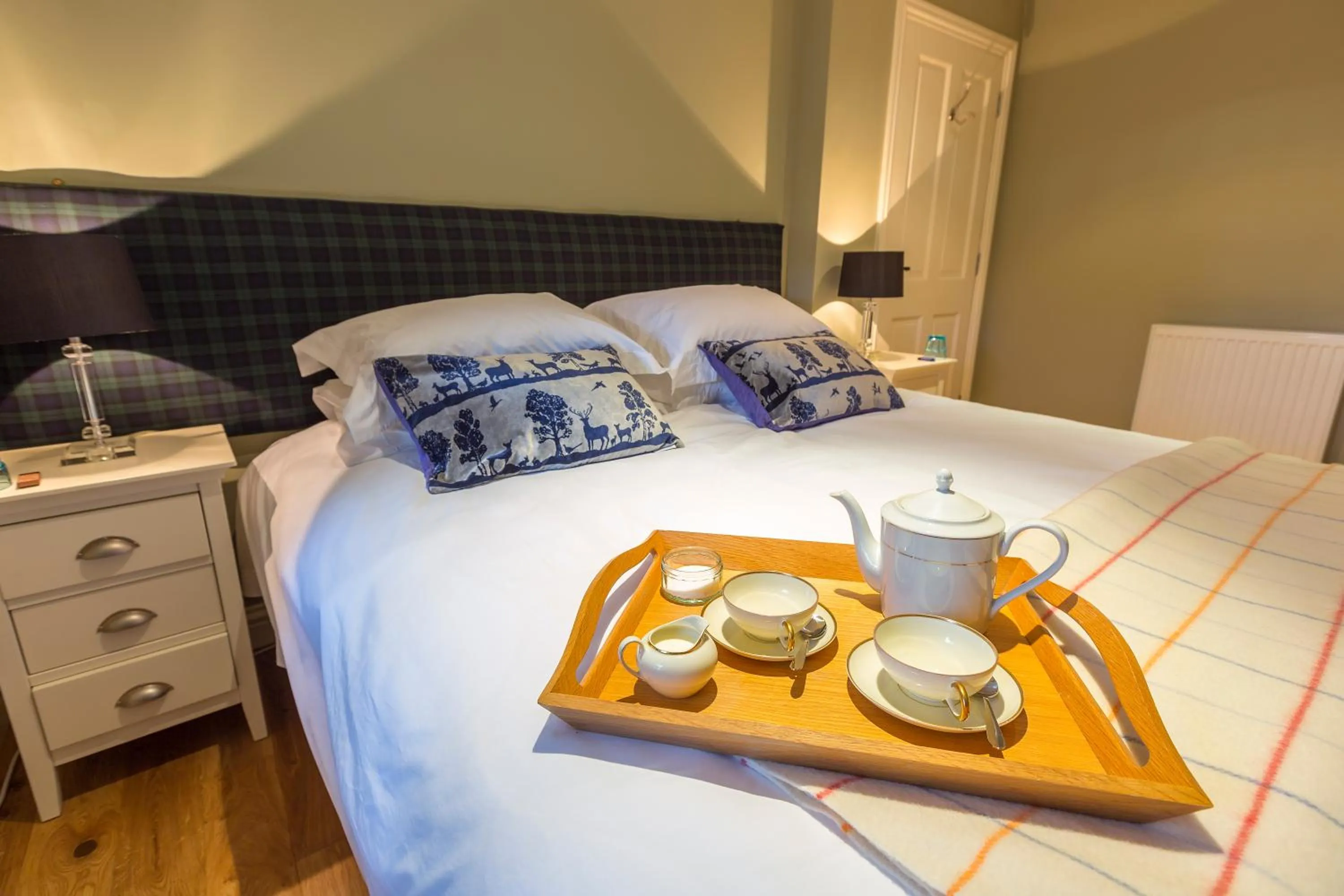 Bed in The Ruin Luxury B&B