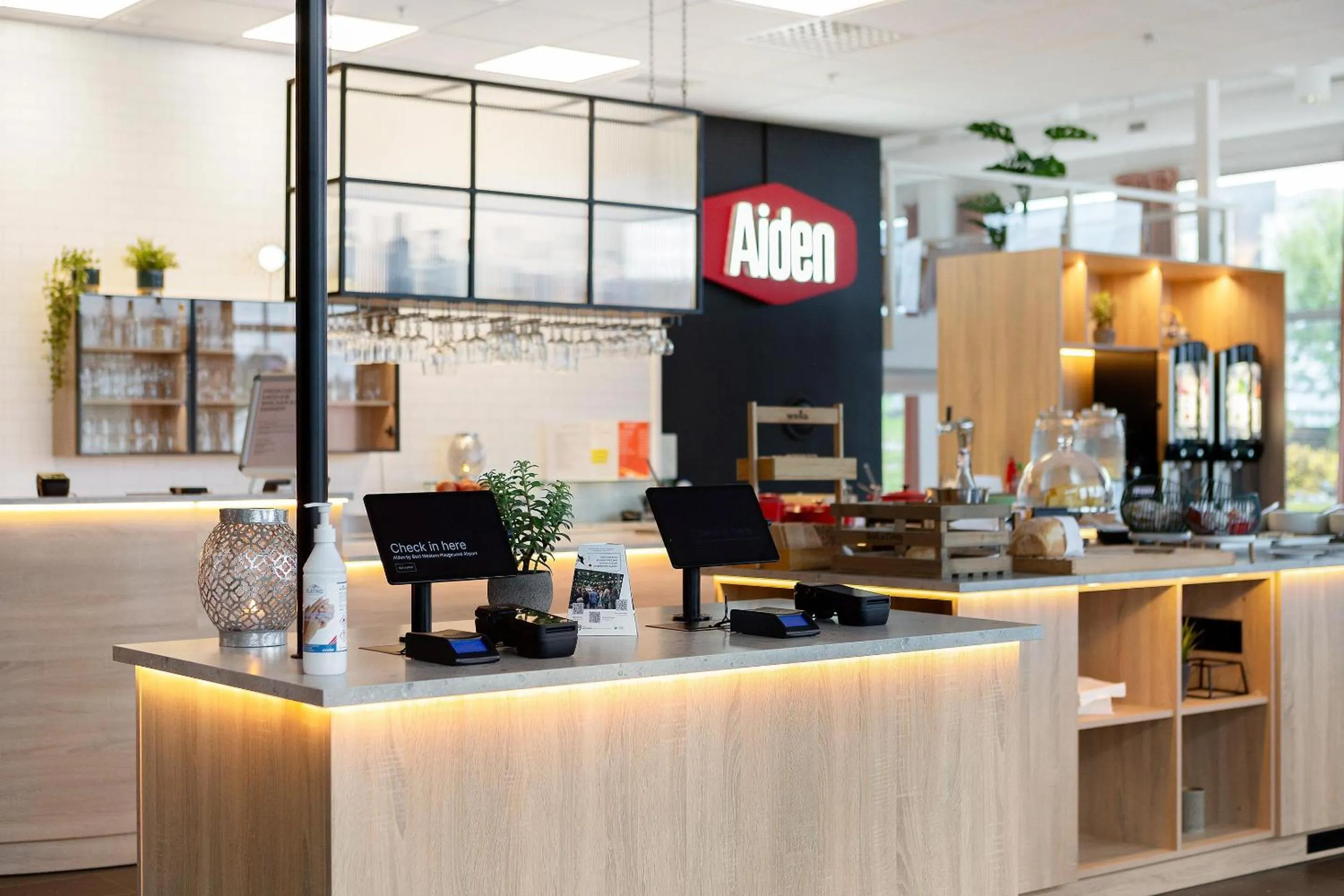 Lobby or reception in Aiden by Best Western Haugesund Airport