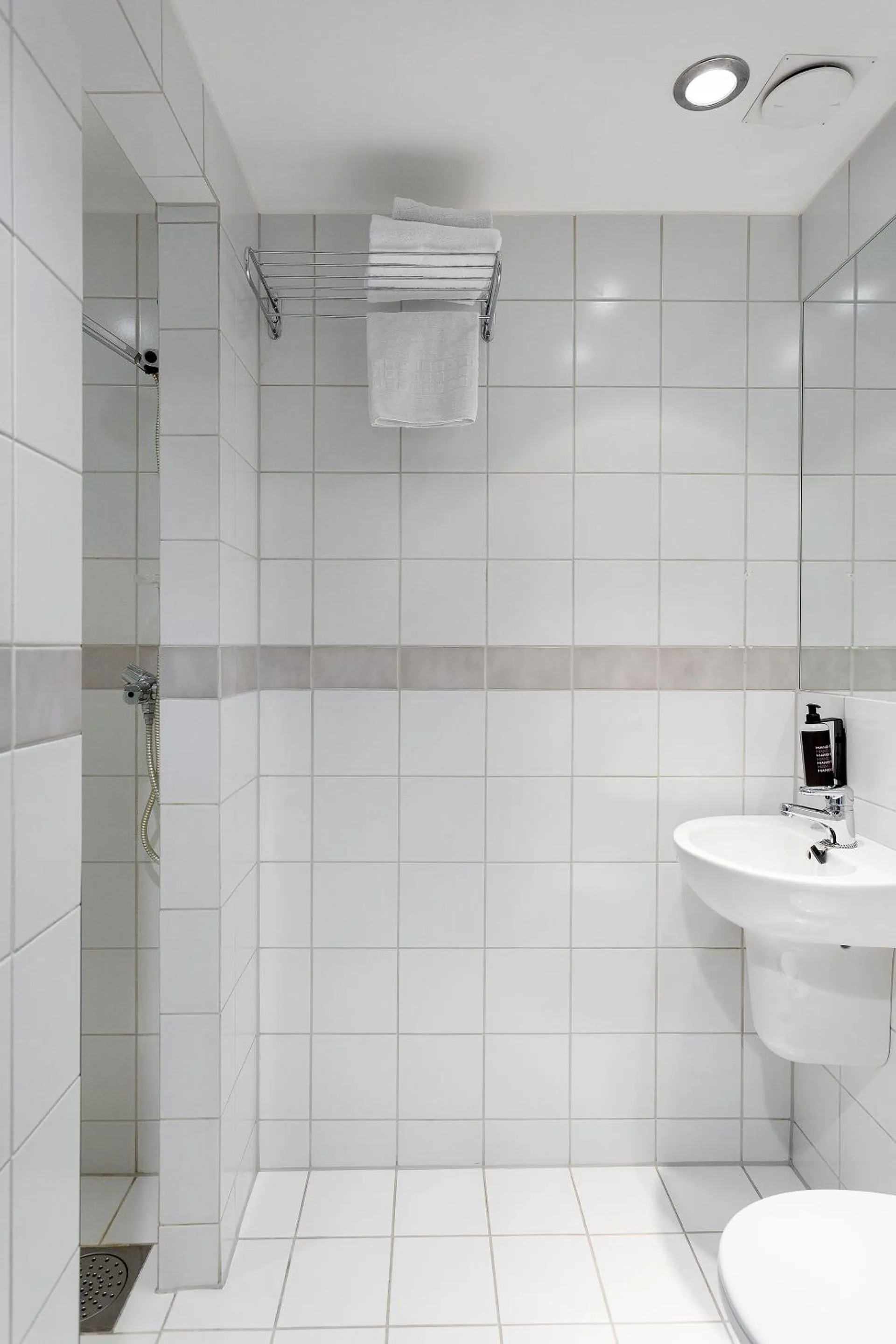 Bathroom in Aiden by Best Western Haugesund Airport