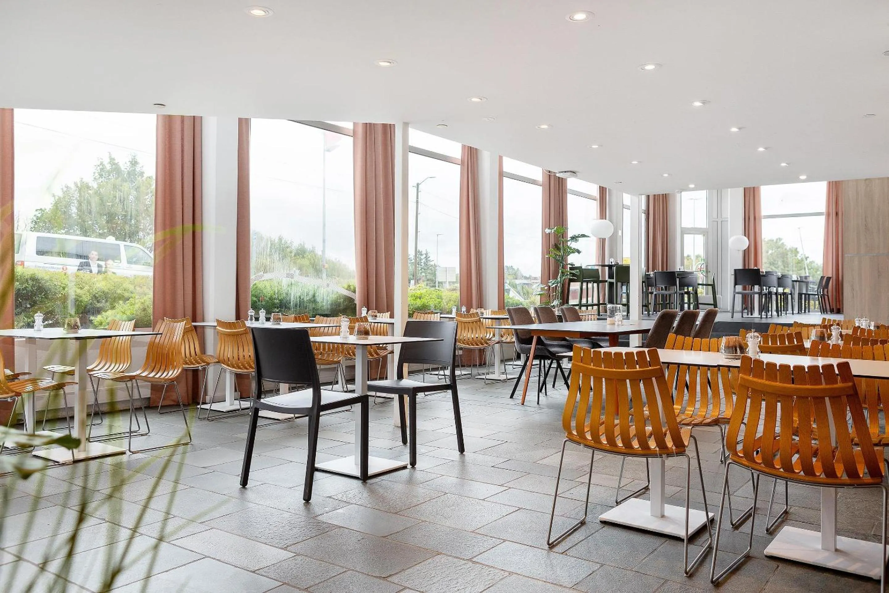 Restaurant/places to eat in Aiden by Best Western Haugesund Airport