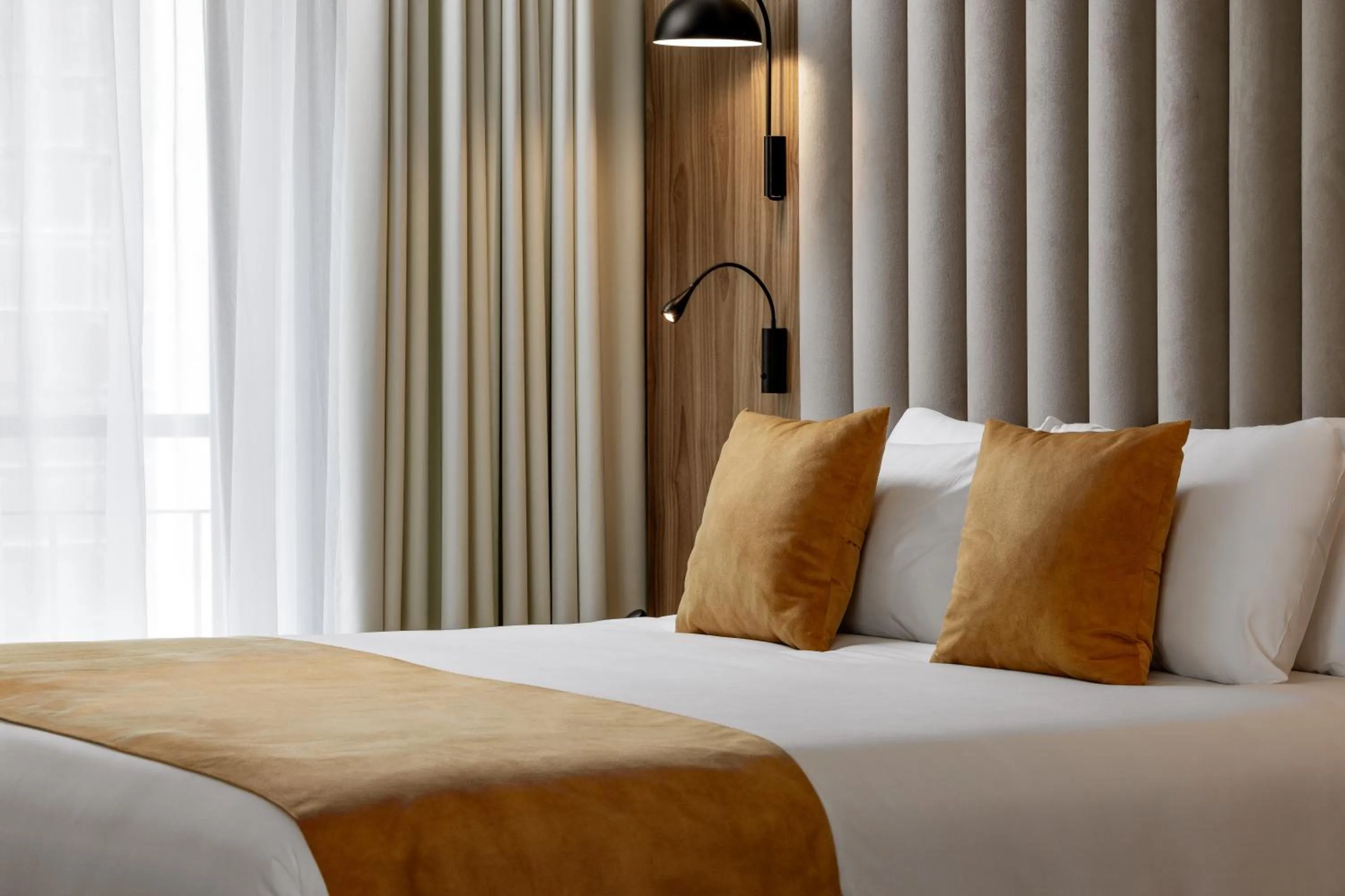 Property building, Bed in Vivaldi Hotel