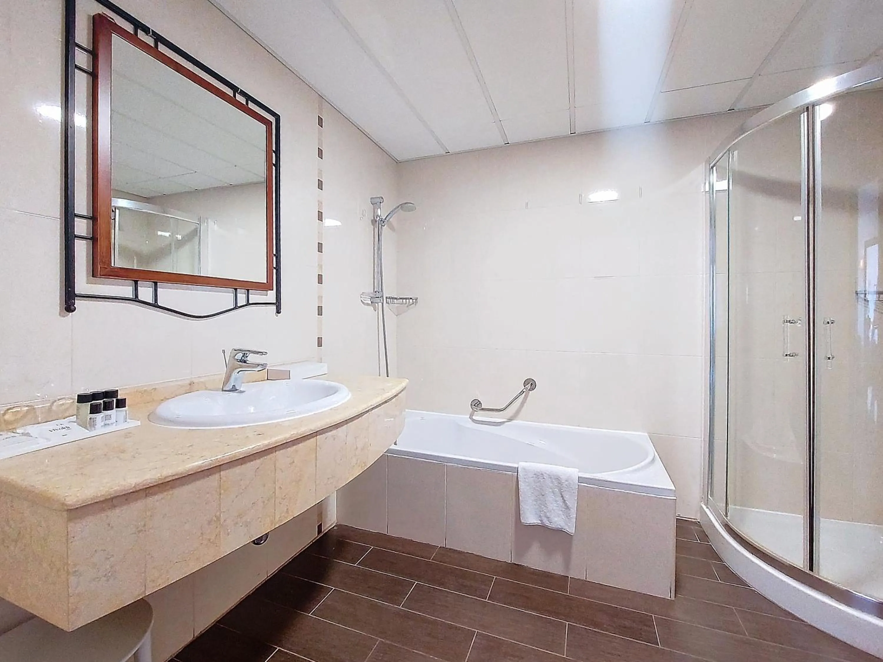 Shower in Vivaldi Hotel