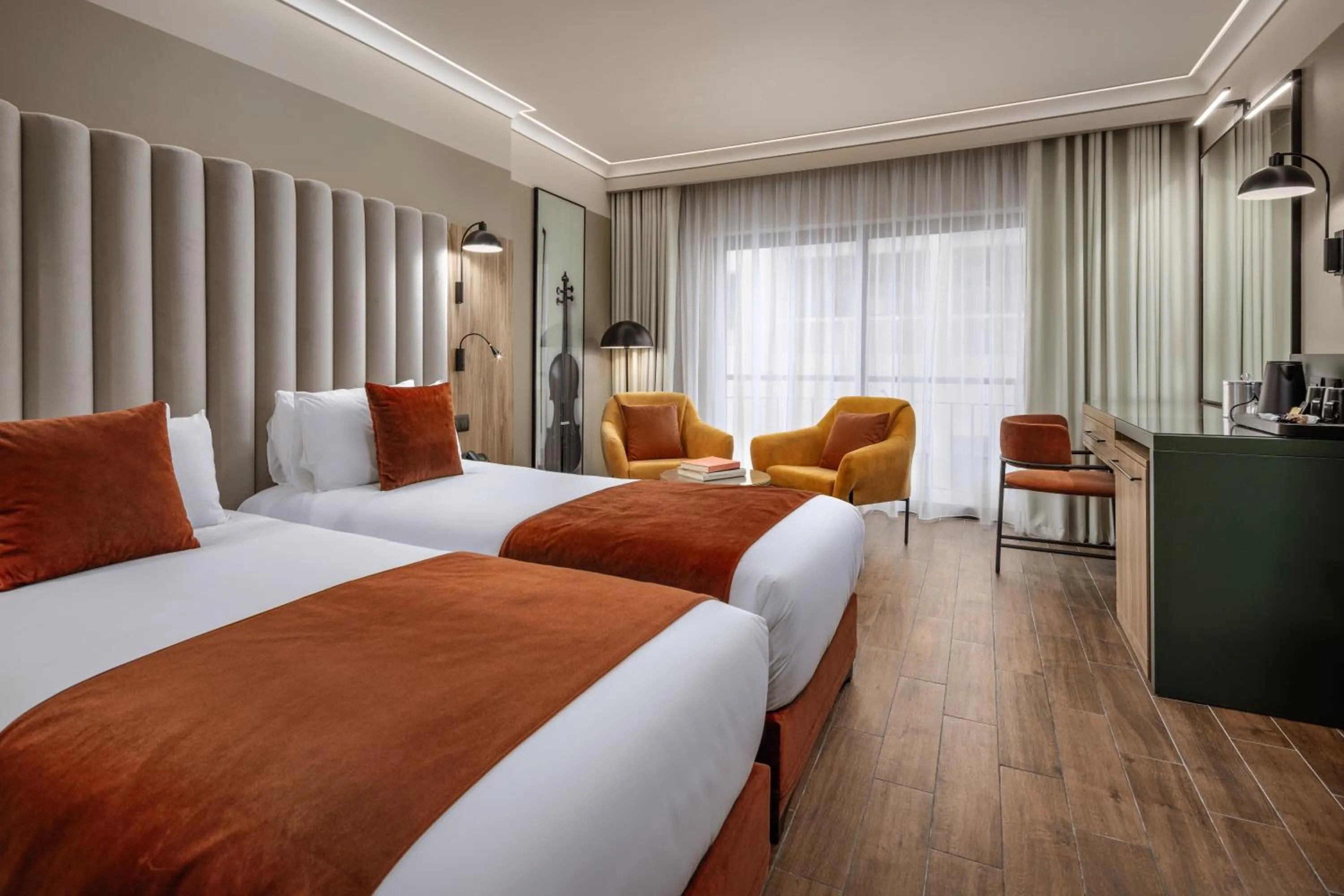 Property building, Bed in Vivaldi Hotel