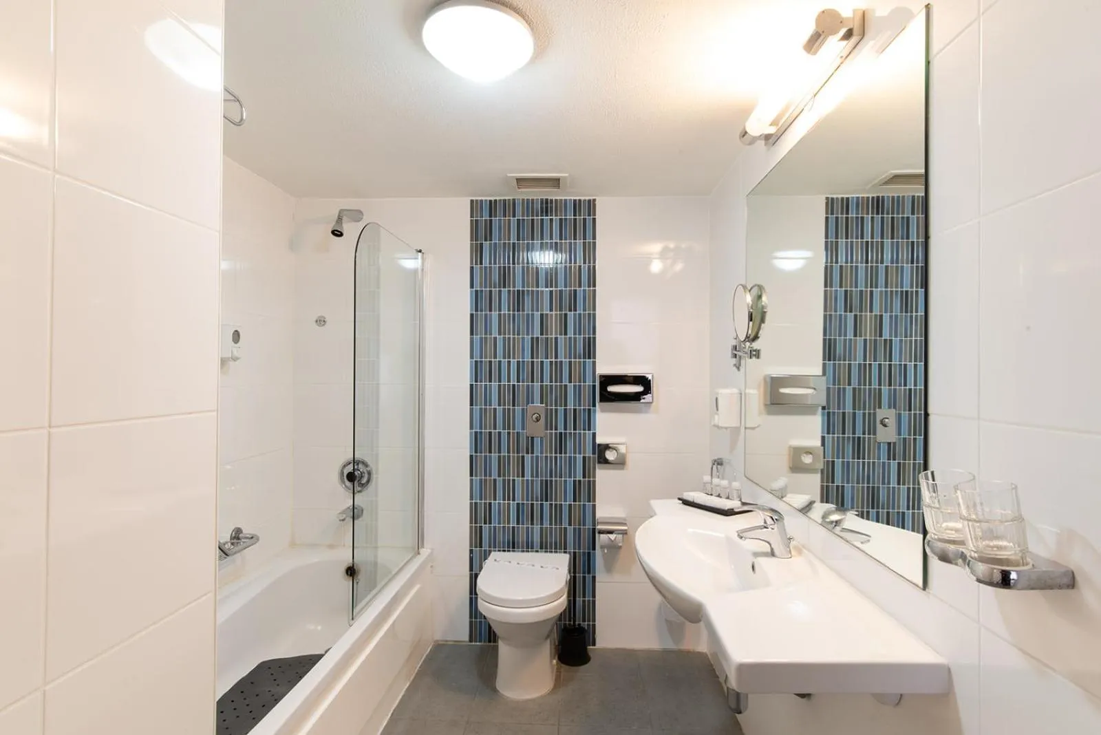 Shower in The Preluna Hotel