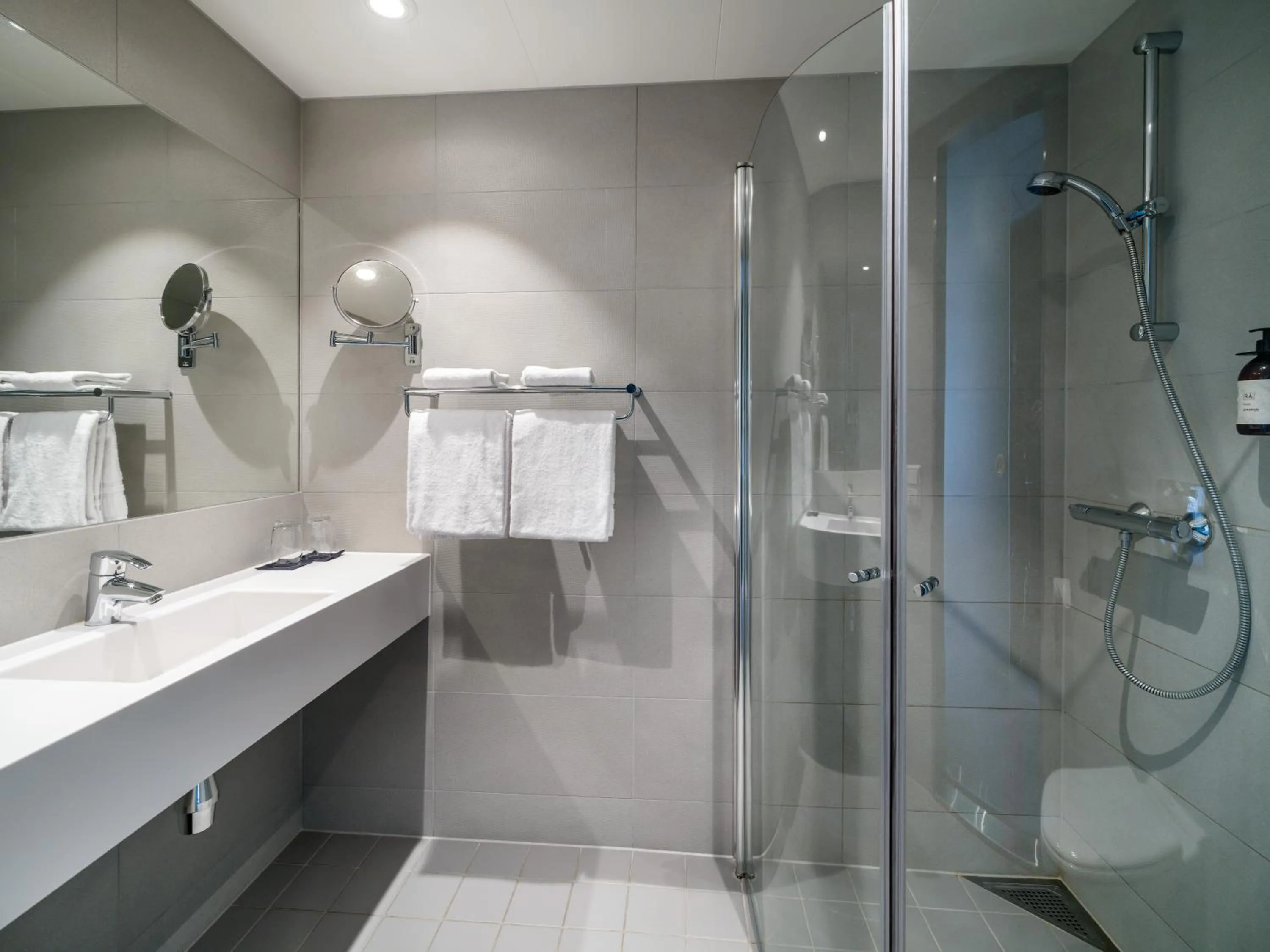 Shower in Quality Hotel Strand Gjøvik