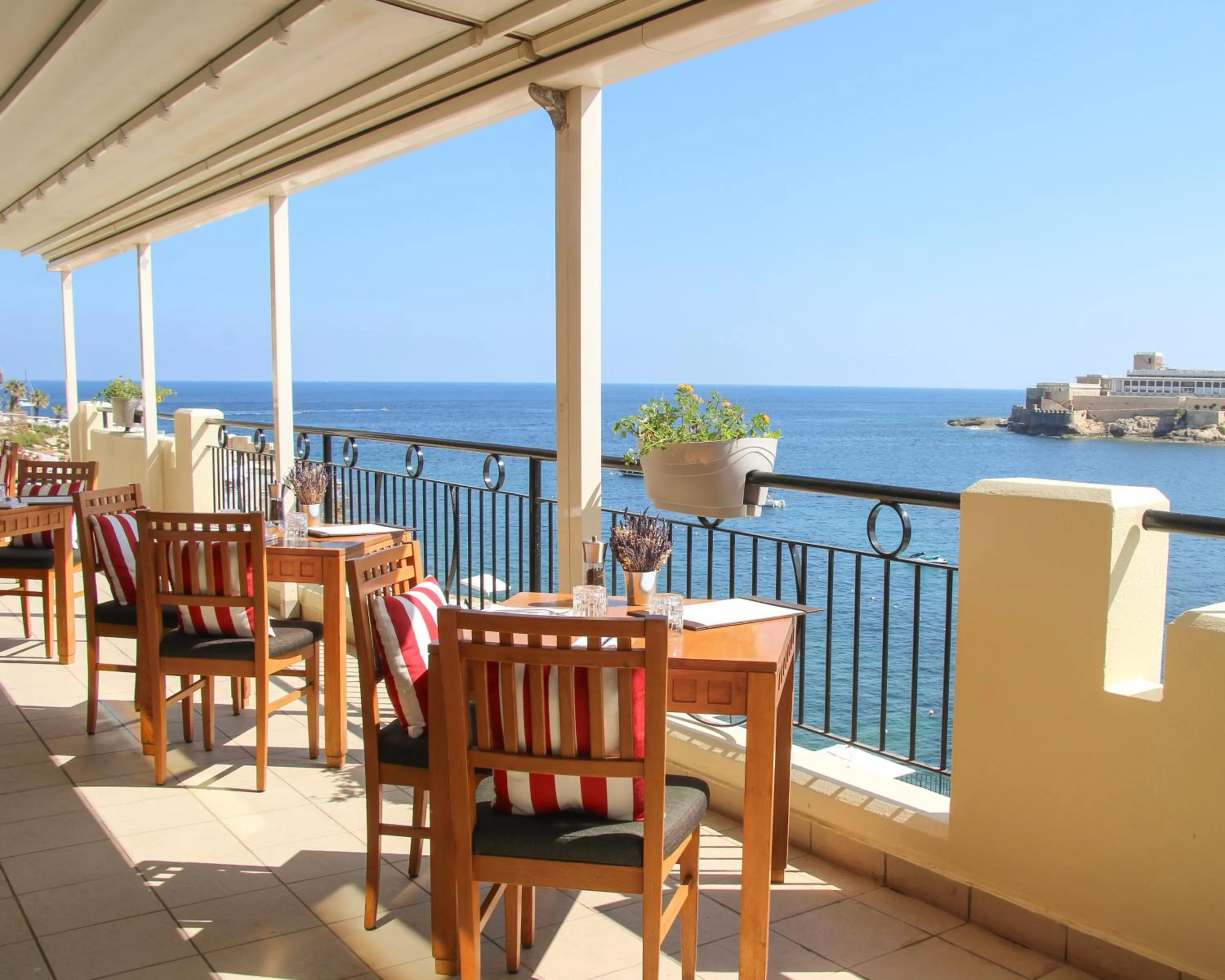 Restaurant/places to eat in Marina Hotel Corinthia Beach Resort Malta