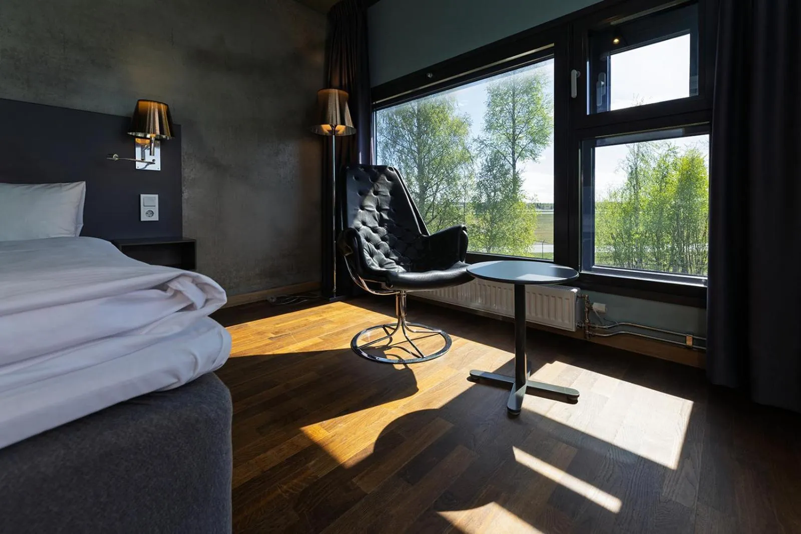 Seating area, Bed in Comfort Hotel RunWay