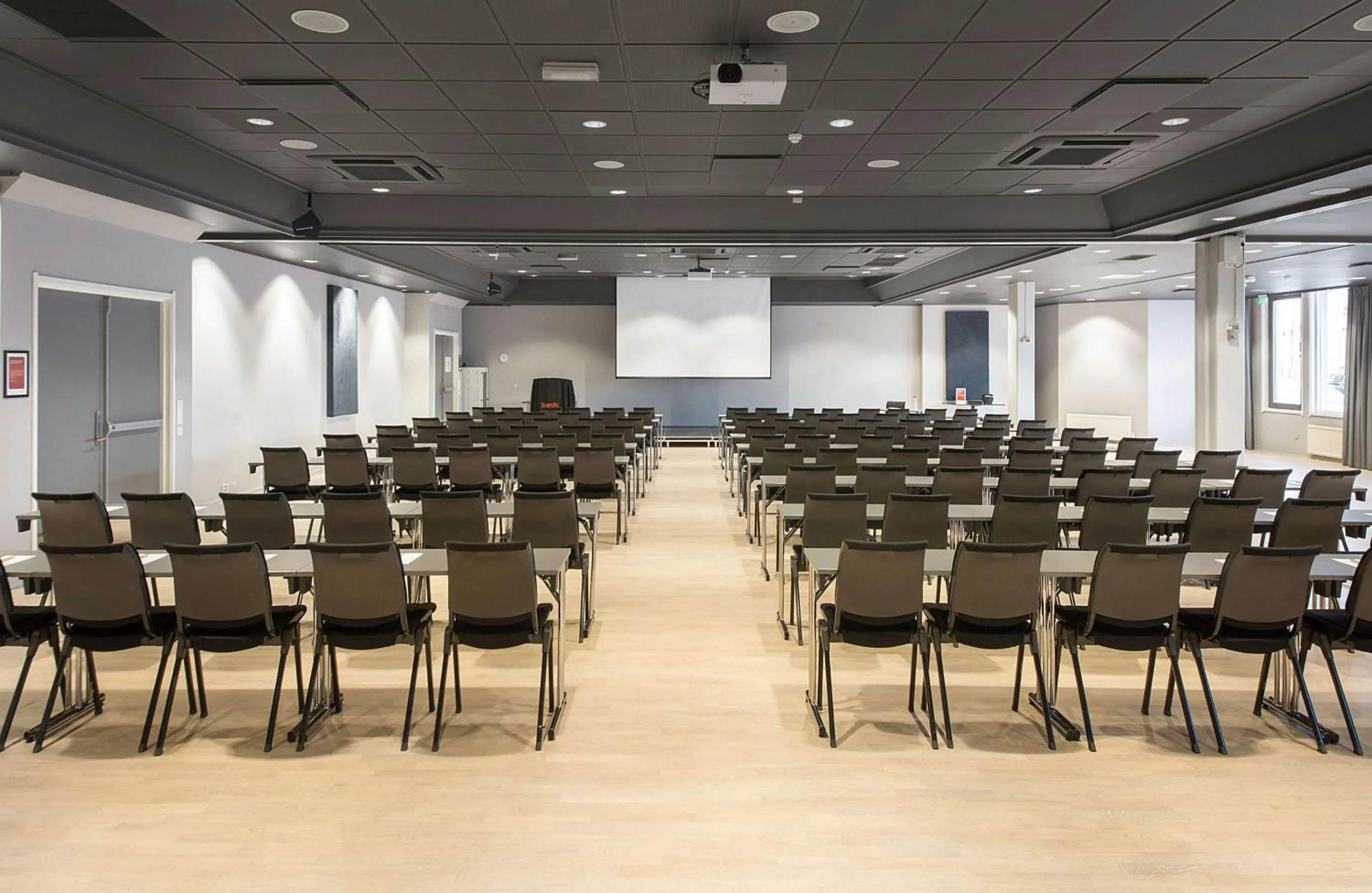 Meeting/conference room in Scandic Ambassadeur Drammen