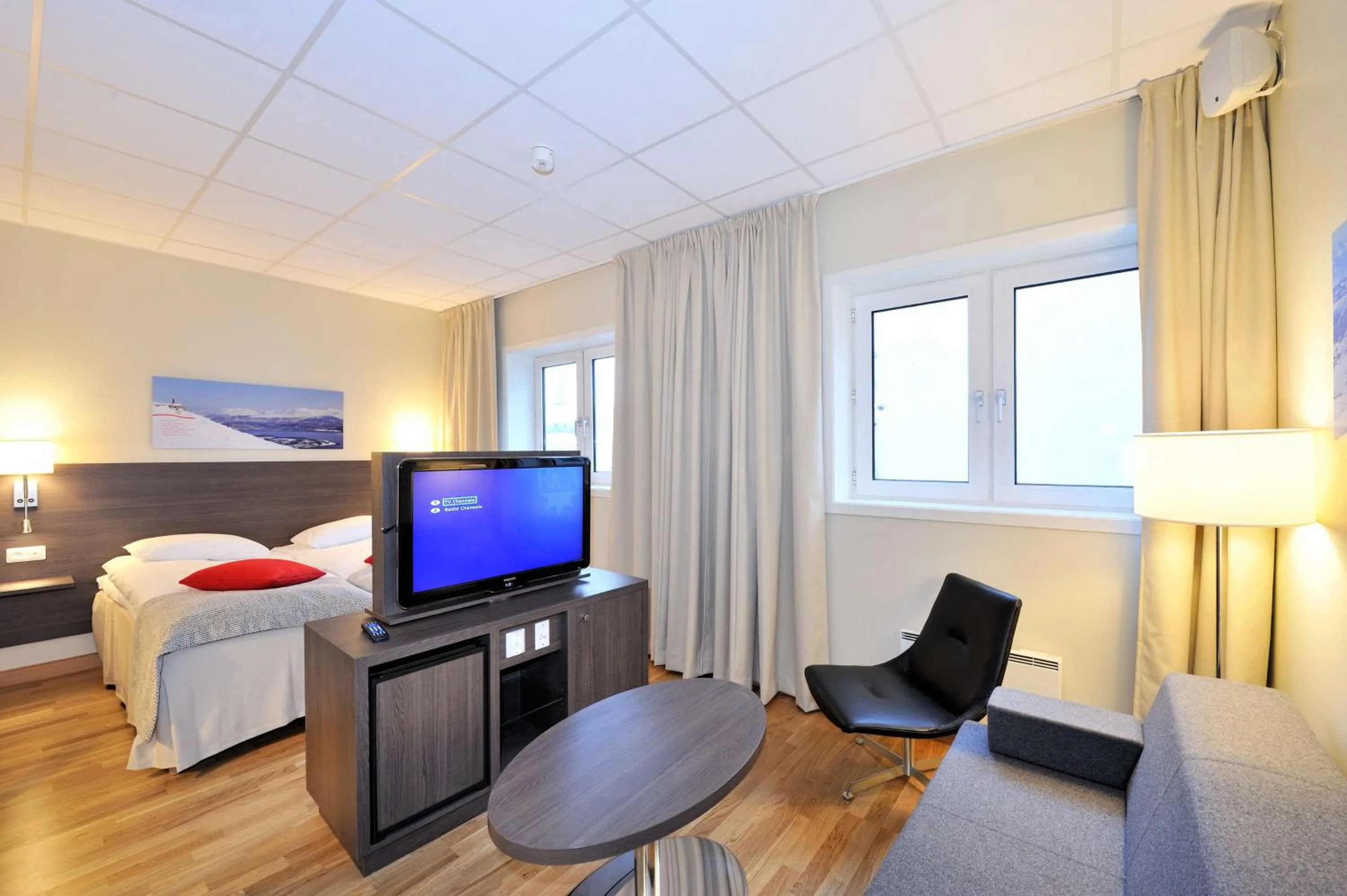 Bedroom, Bed in Scandic Grand Tromsø
