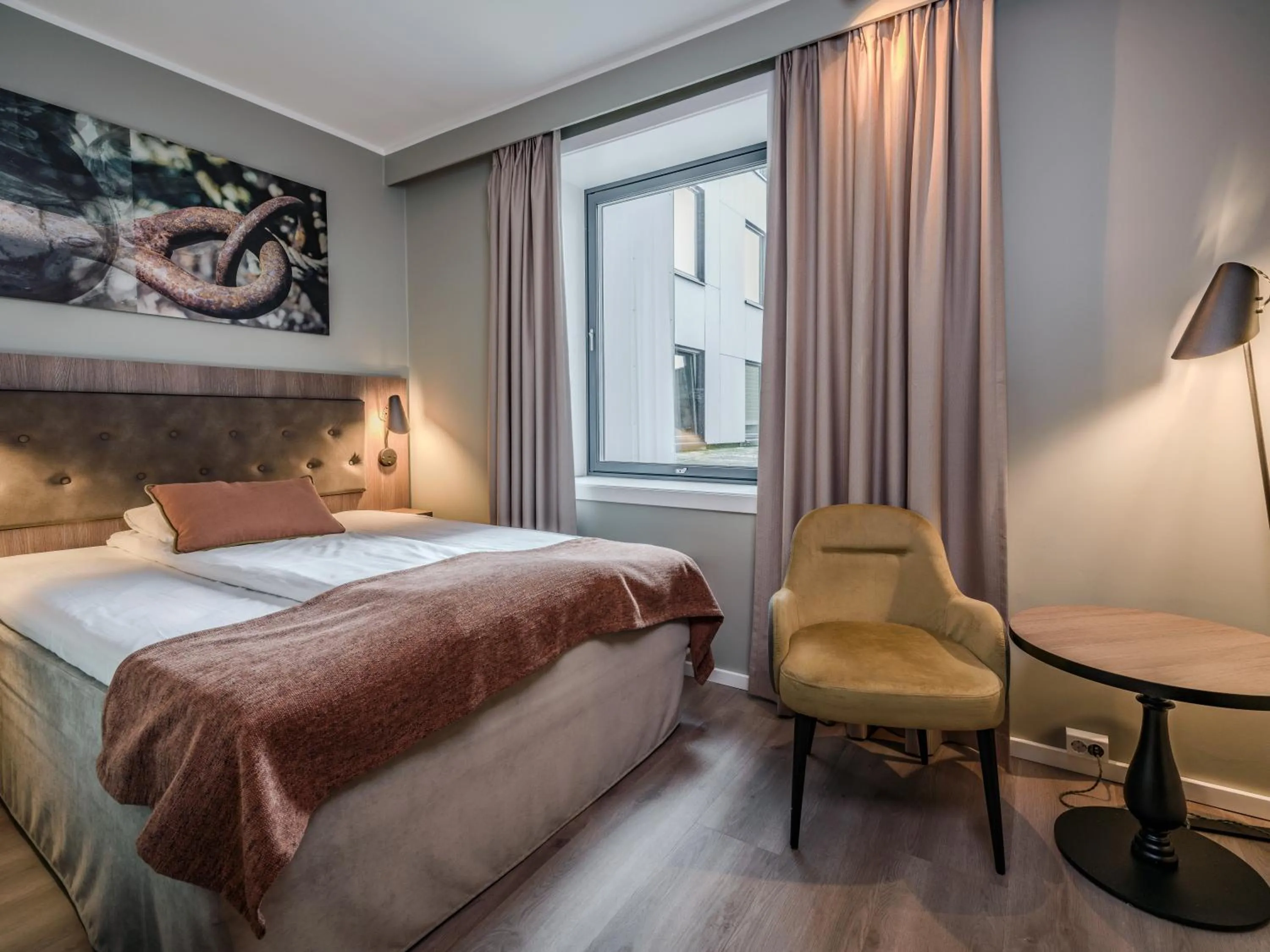 Photo of the whole room, Bed in Quality Hotel Grand Tromsø