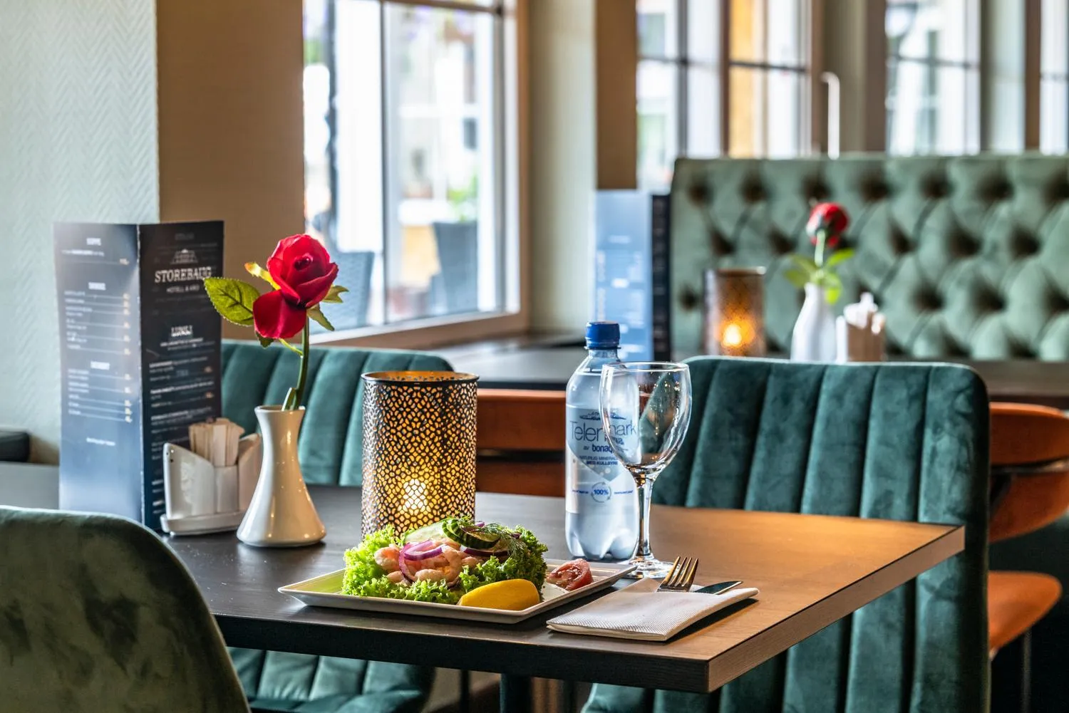 Restaurant/places to eat in Storebaug Hotell & Kro