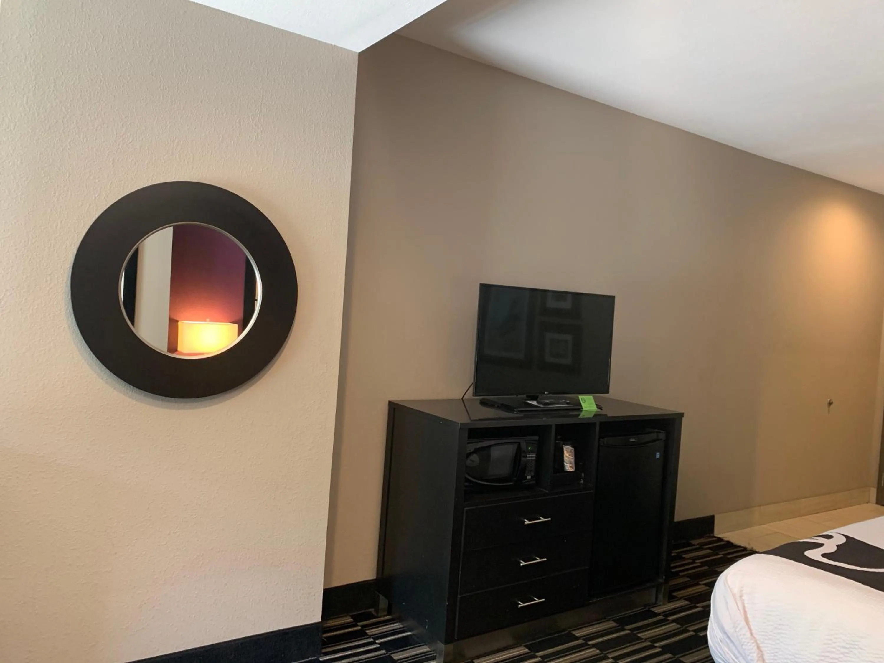 TV and multimedia in La Quinta by Wyndham West Monroe