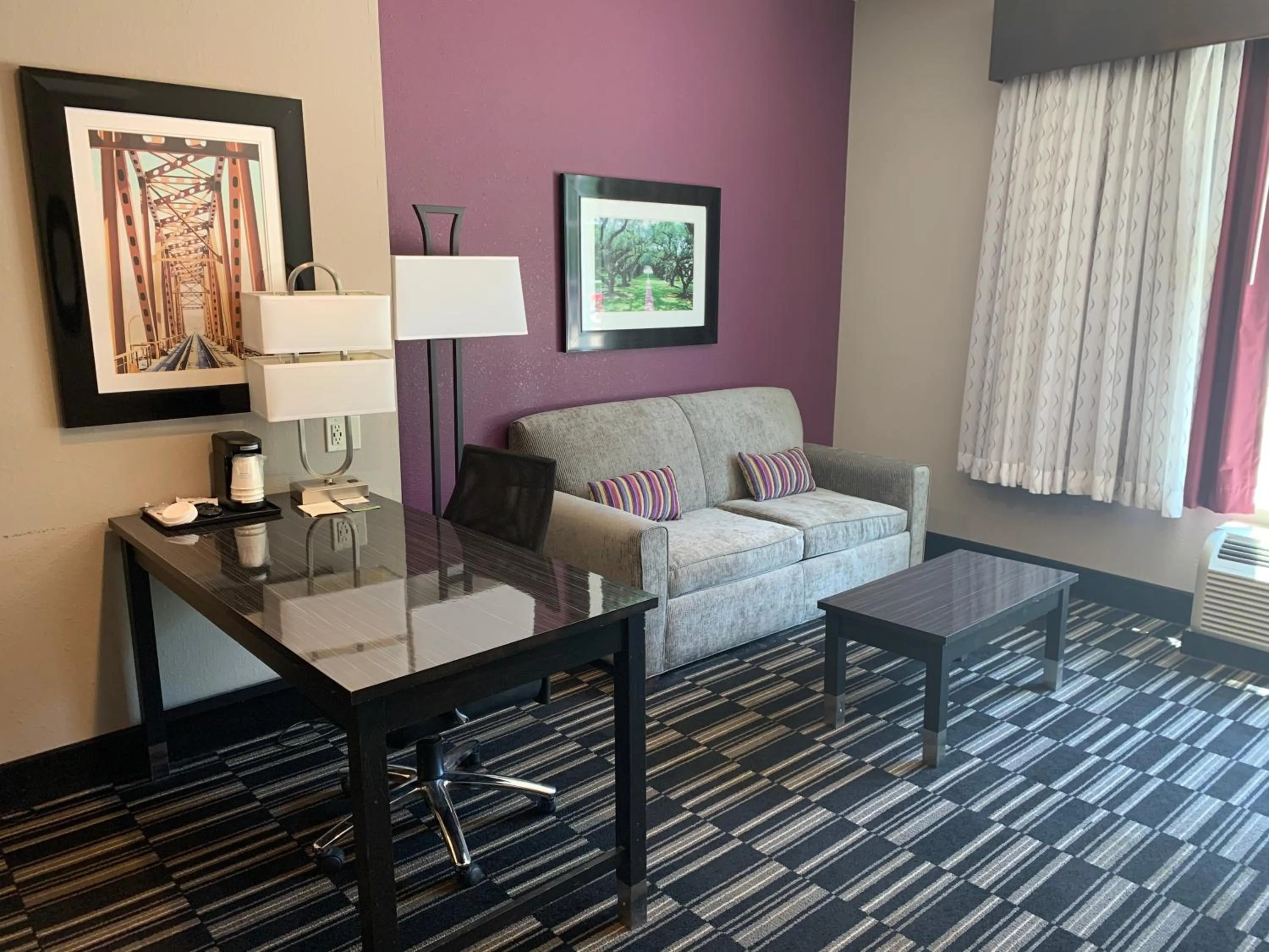 Seating area in La Quinta by Wyndham West Monroe