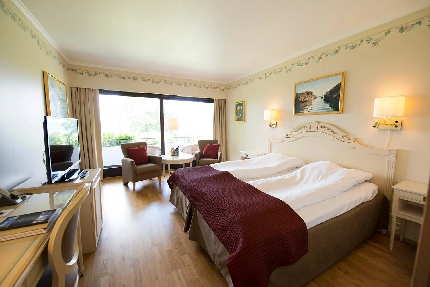 Bed in Hotel Refsnes Gods - by Classic Norway Hotels