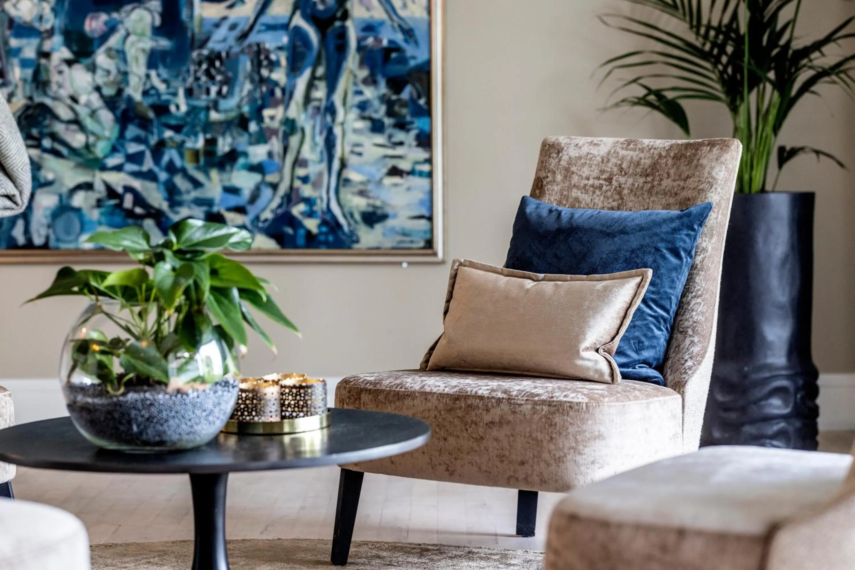 Seating area in Hotel Refsnes Gods - by Classic Norway Hotels