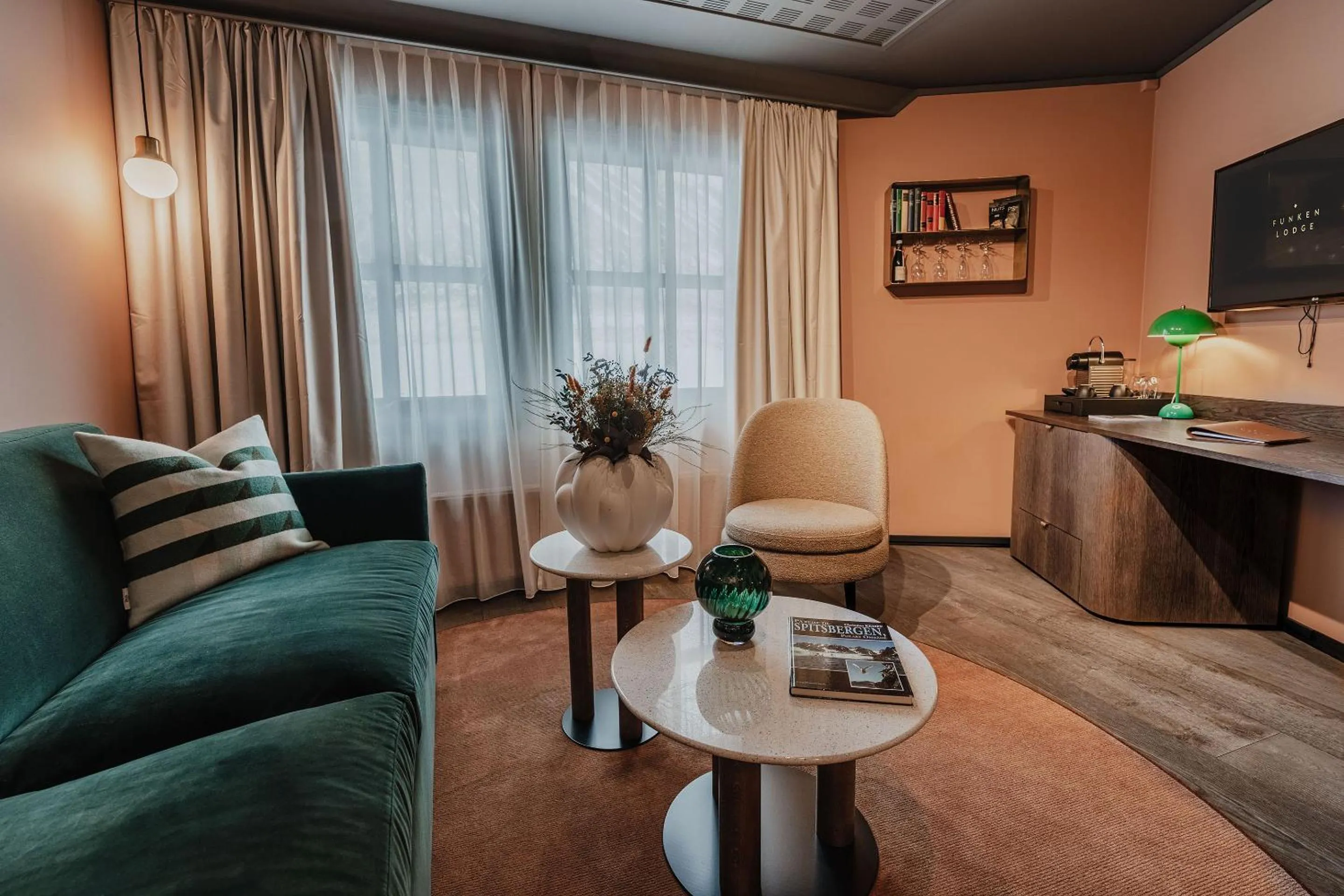 Living room in Funken Lodge