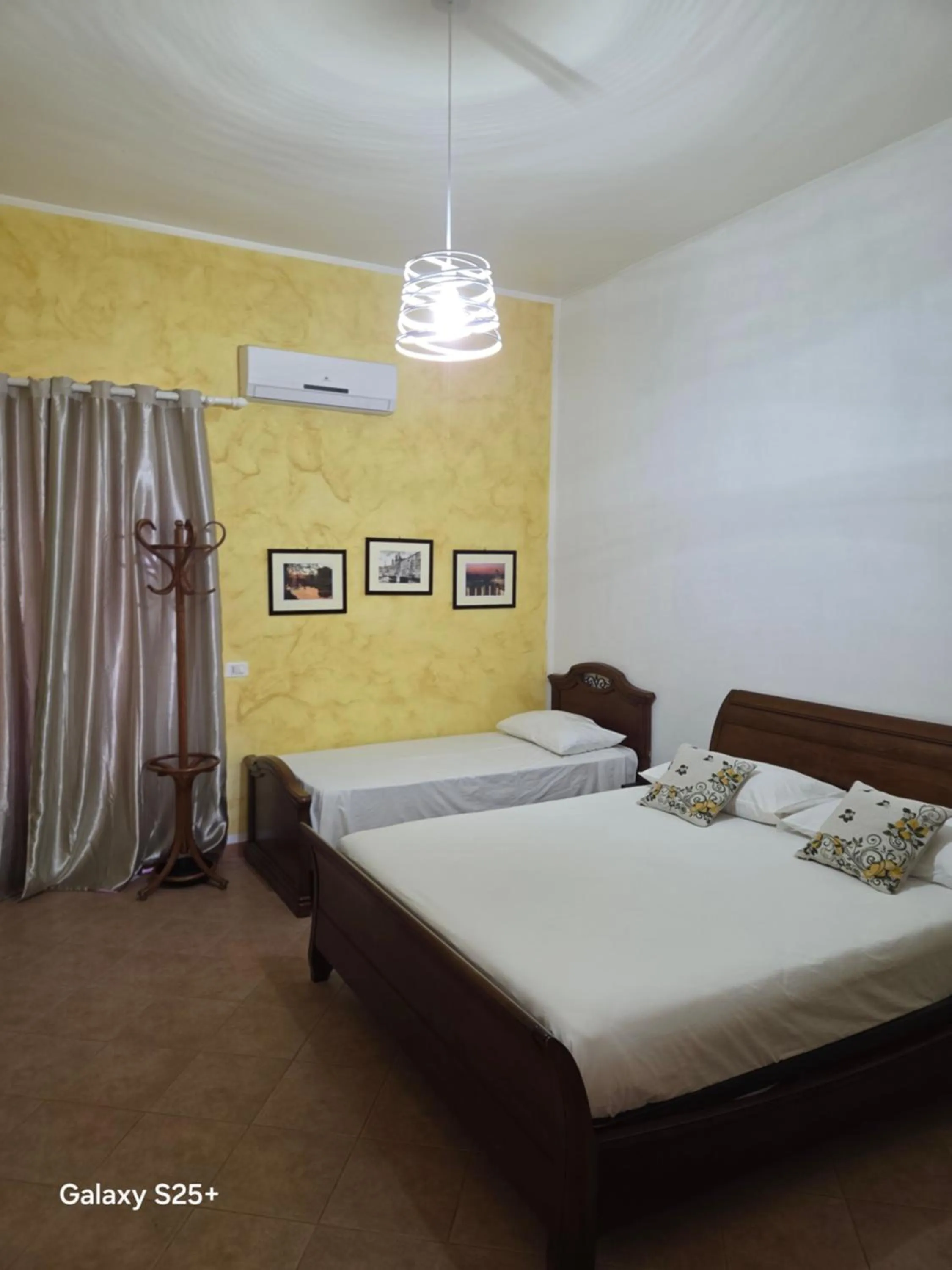 Bed in Nostra casa rooms