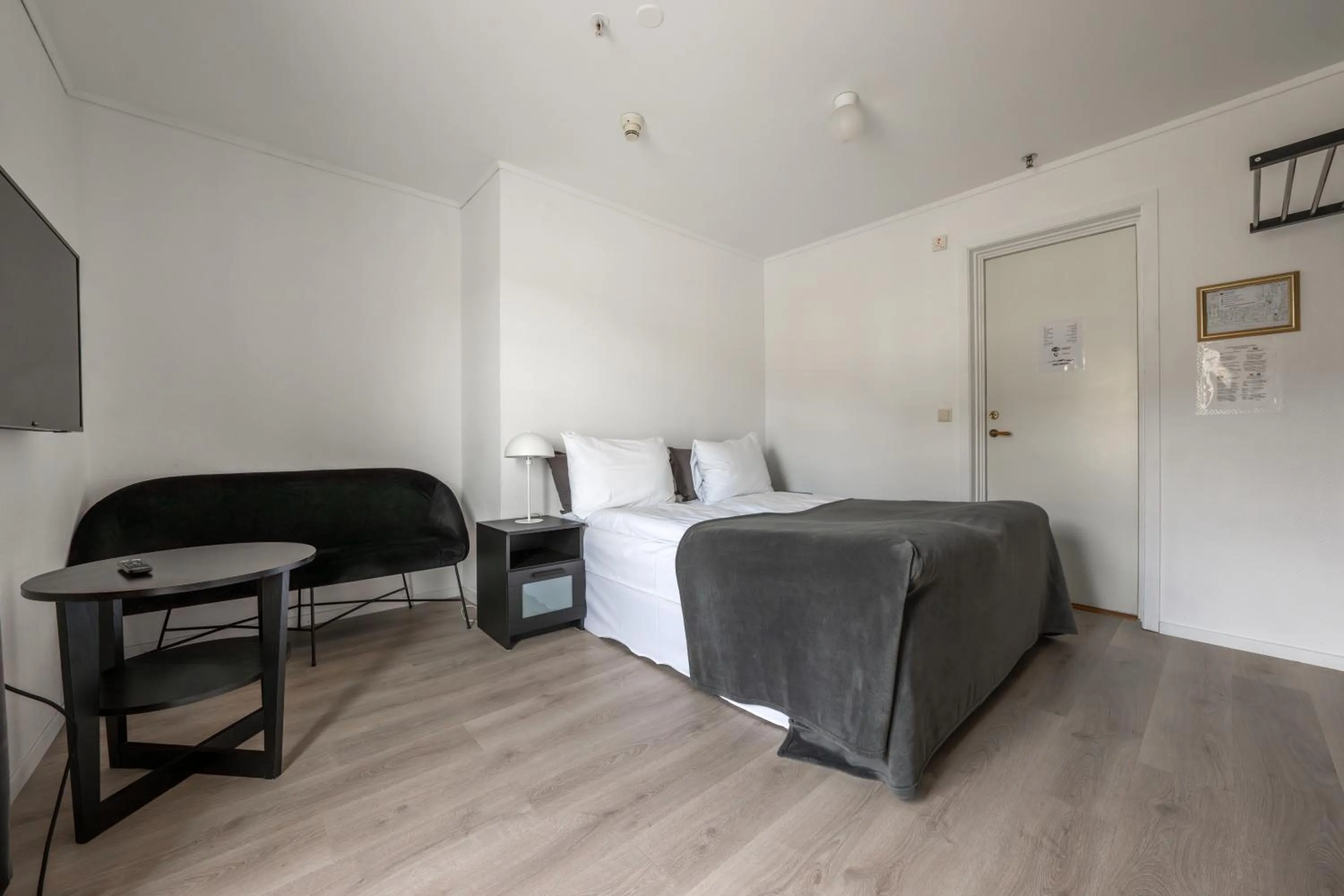 Bed in Sunde Fjord Hotel, free and easy parking