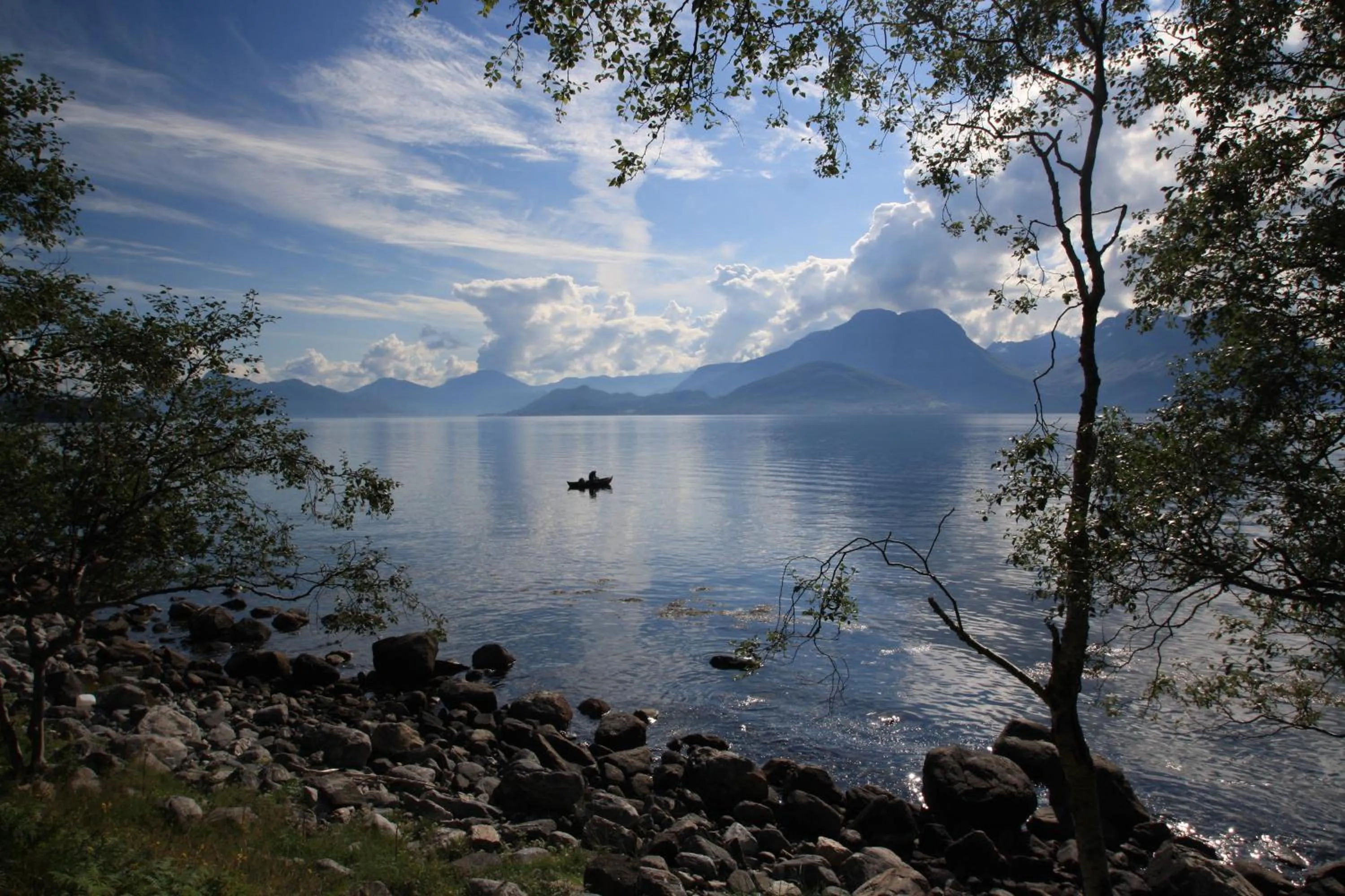 Day in Sunde Fjord Hotel, free and easy parking