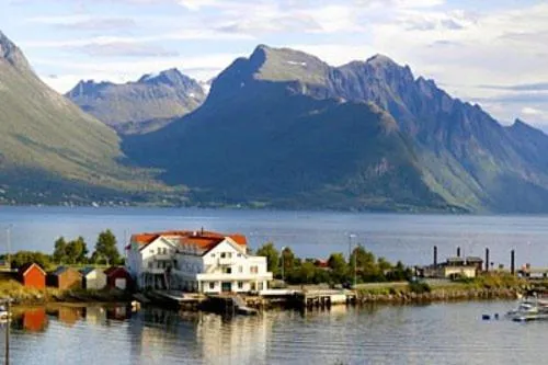 Natural landscape in Sunde Fjord Hotel, free and easy parking